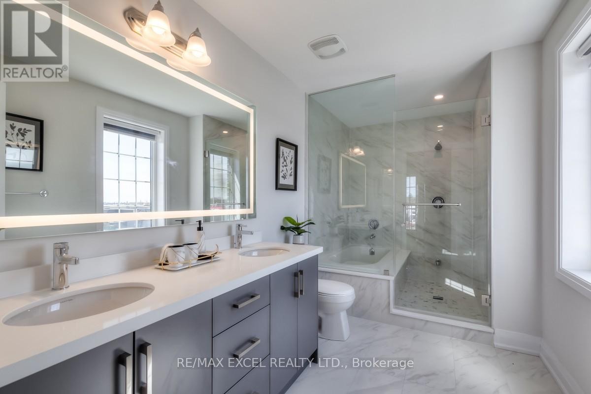 












6 MAYBANK LANE

,
Whitchurch-Stouffville (Stouffville),




Ontario
L4A4X7

