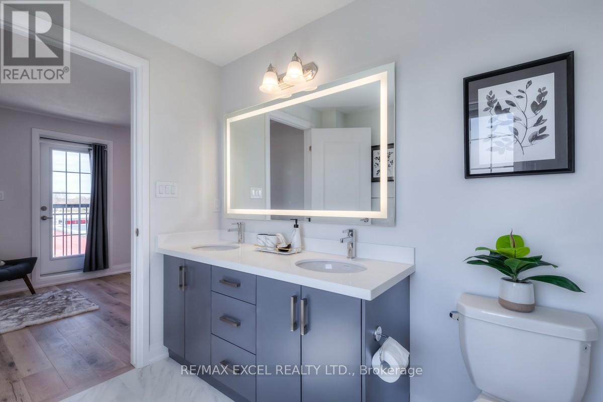 












6 MAYBANK LANE

,
Whitchurch-Stouffville (Stouffville),




Ontario
L4A4X7

