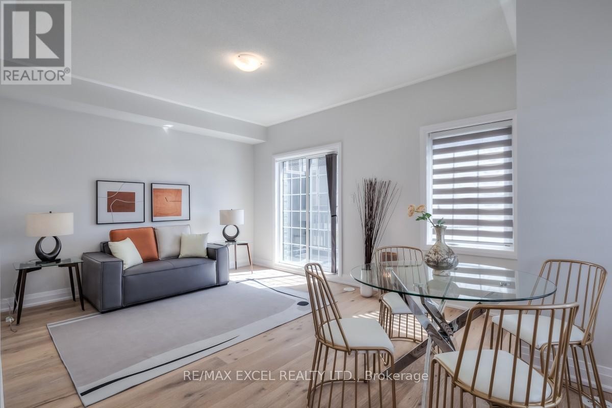 












6 MAYBANK LANE

,
Whitchurch-Stouffville (Stouffville),




Ontario
L4A4X7

