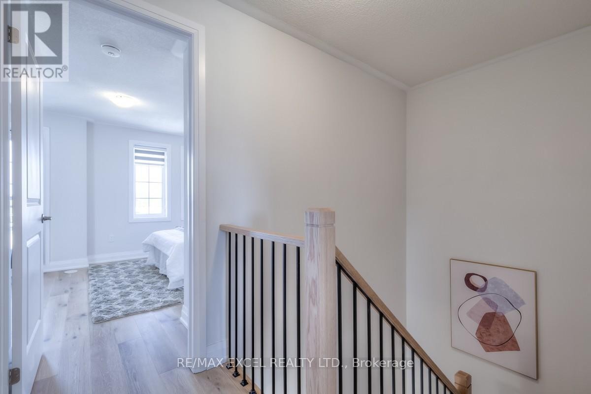 












6 MAYBANK LANE

,
Whitchurch-Stouffville (Stouffville),




Ontario
L4A4X7

