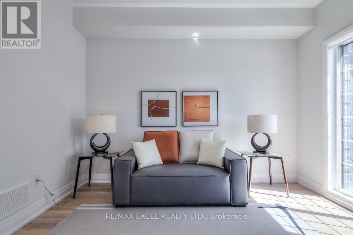 












6 MAYBANK LANE

,
Whitchurch-Stouffville (Stouffville),




Ontario
L4A4X7

