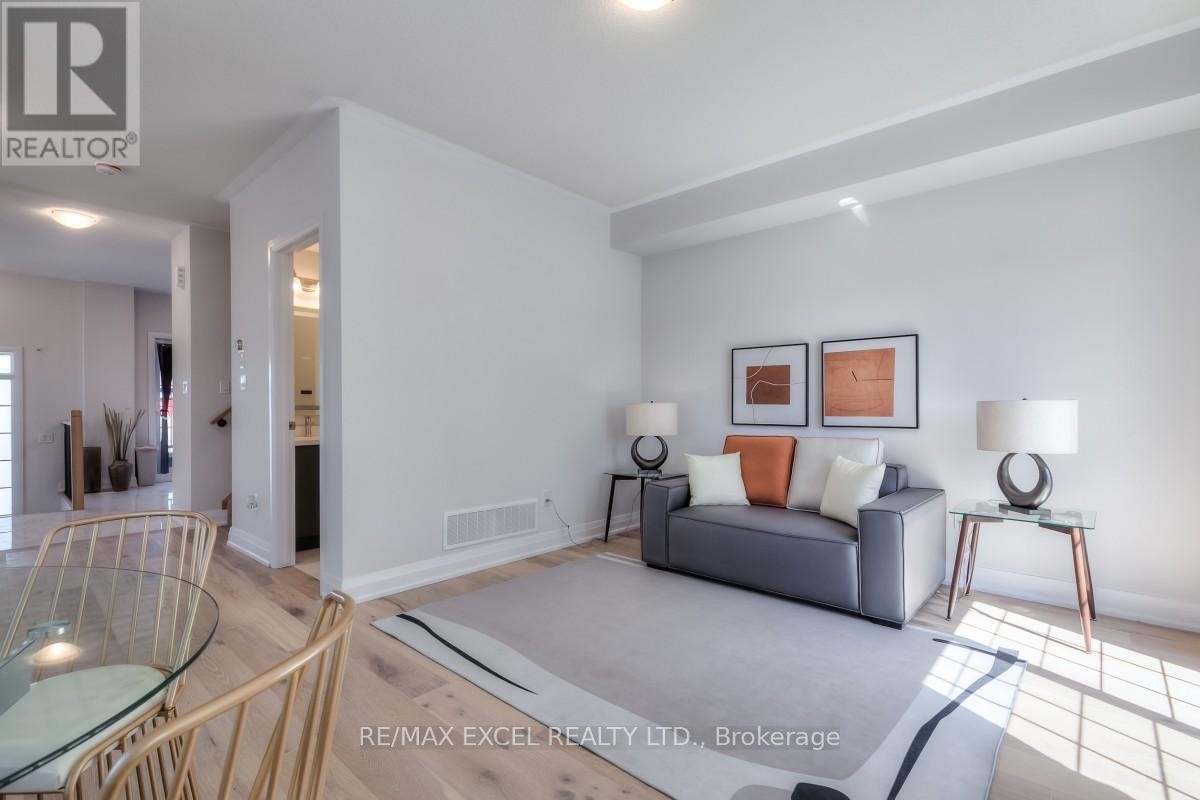 












6 MAYBANK LANE

,
Whitchurch-Stouffville (Stouffville),




Ontario
L4A4X7

