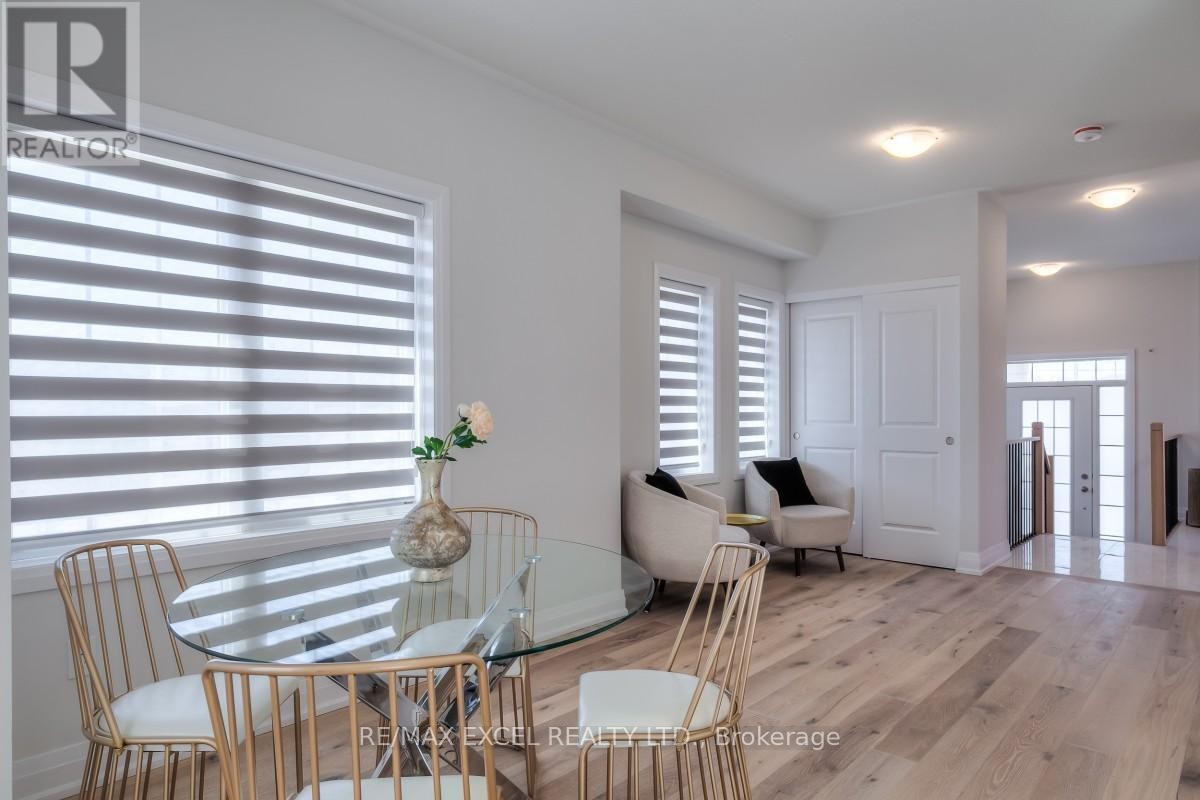 












6 MAYBANK LANE

,
Whitchurch-Stouffville (Stouffville),




Ontario
L4A4X7

