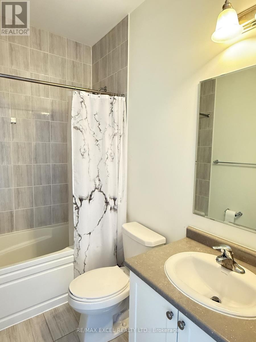












94 HARTNEY DRIVE

,
Richmond Hill,




Ontario
L4S0K6


