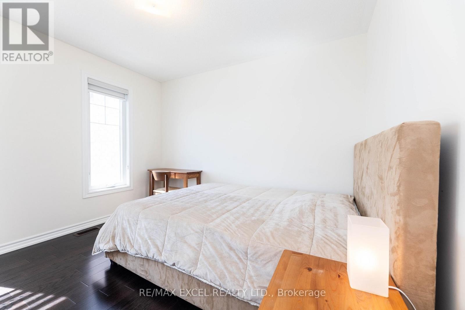 












43 HYDERABAD LANE

,
Markham (Greensborough),




Ontario
L6E0T8

