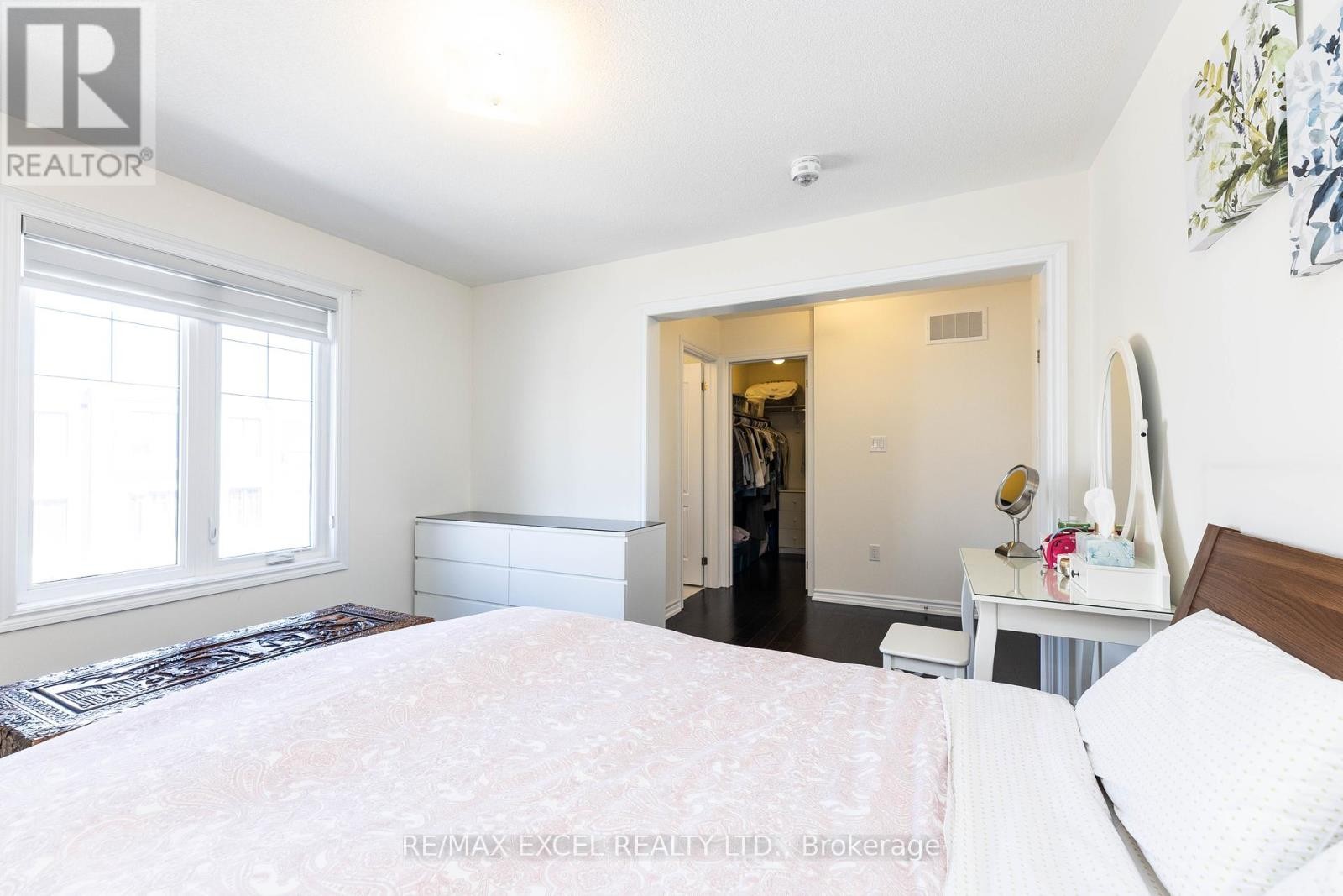 












43 HYDERABAD LANE

,
Markham (Greensborough),




Ontario
L6E0T8

