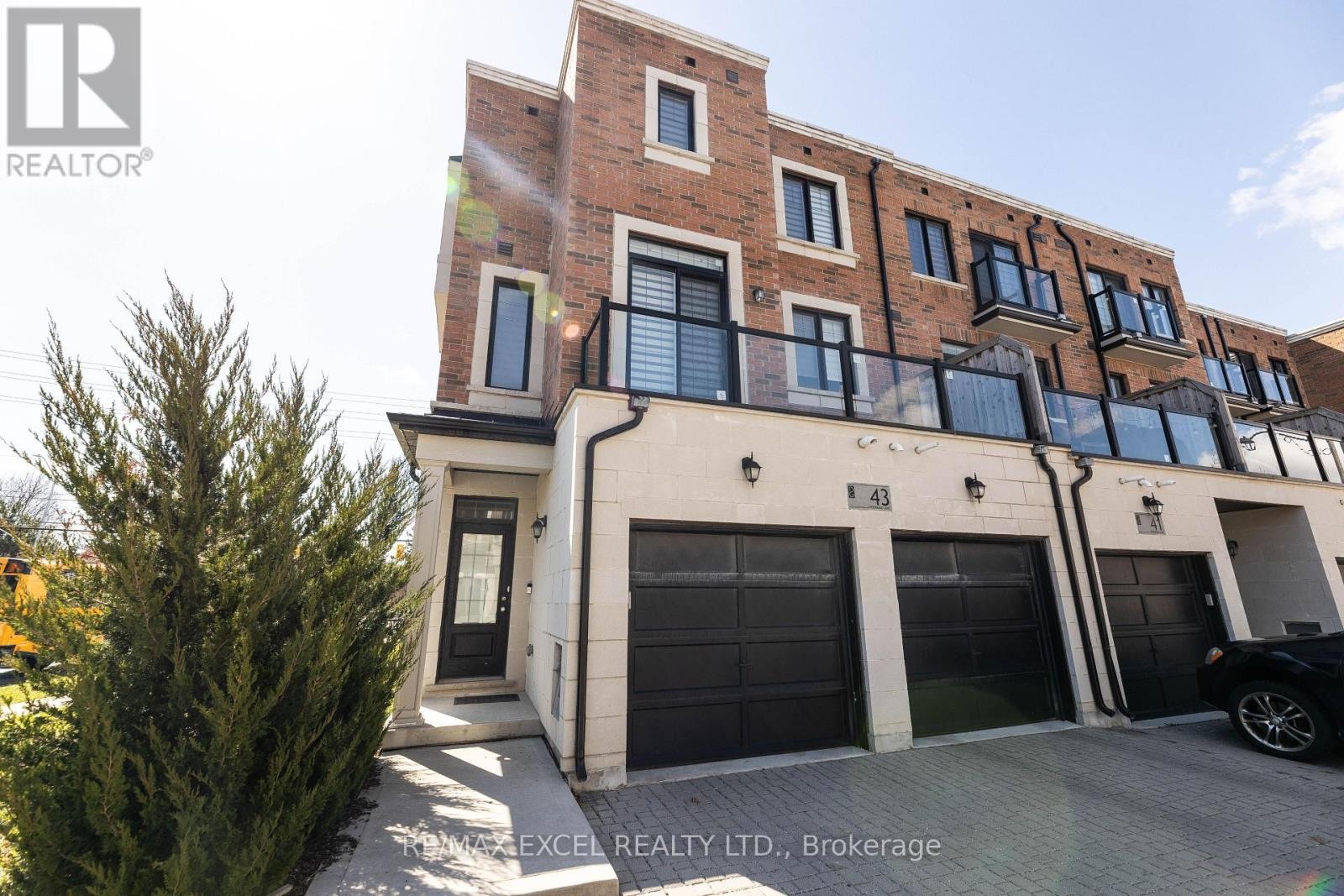 












43 HYDERABAD LANE

,
Markham (Greensborough),




Ontario
L6E0T8

