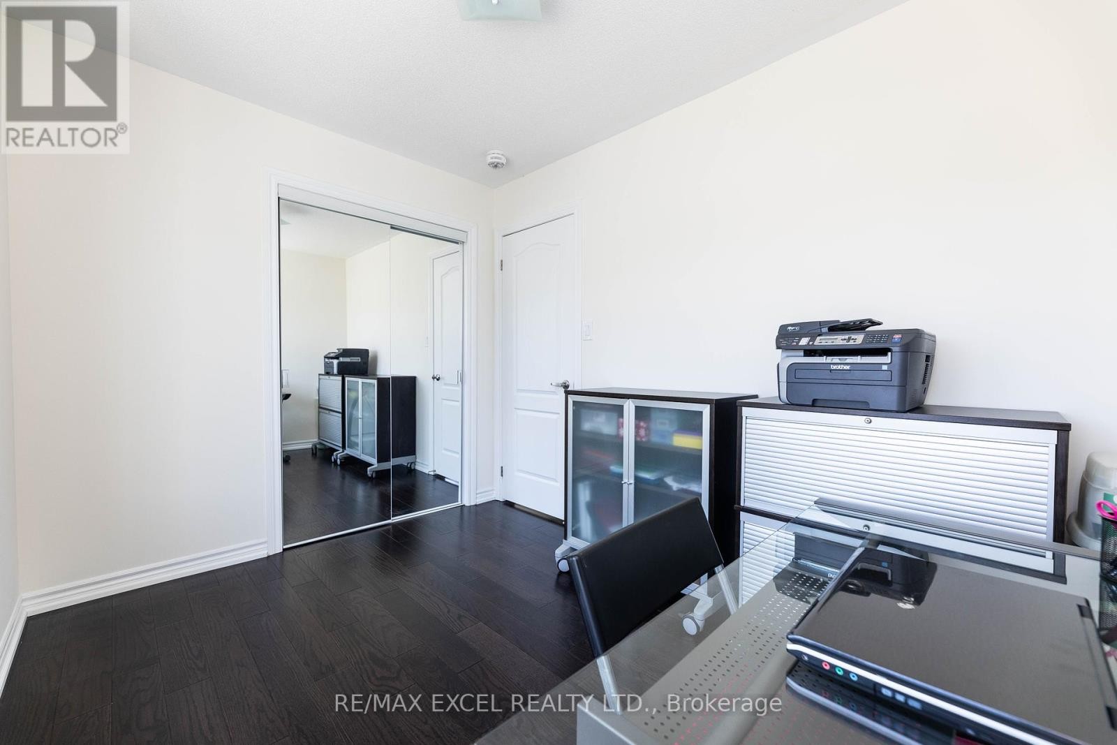 












43 HYDERABAD LANE

,
Markham (Greensborough),




Ontario
L6E0T8


