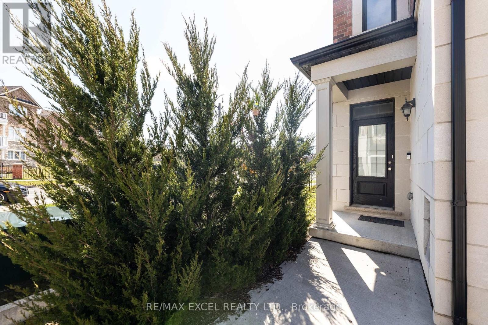 












43 HYDERABAD LANE

,
Markham (Greensborough),




Ontario
L6E0T8

