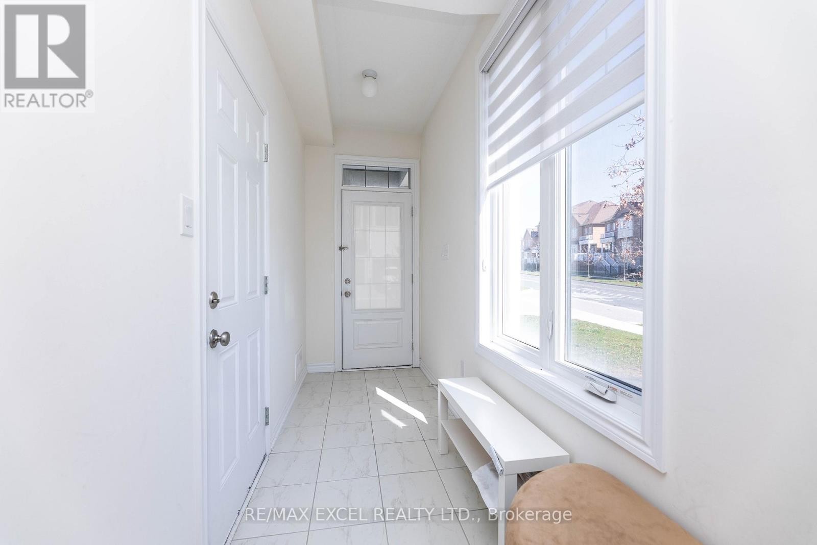 












43 HYDERABAD LANE

,
Markham (Greensborough),




Ontario
L6E0T8

