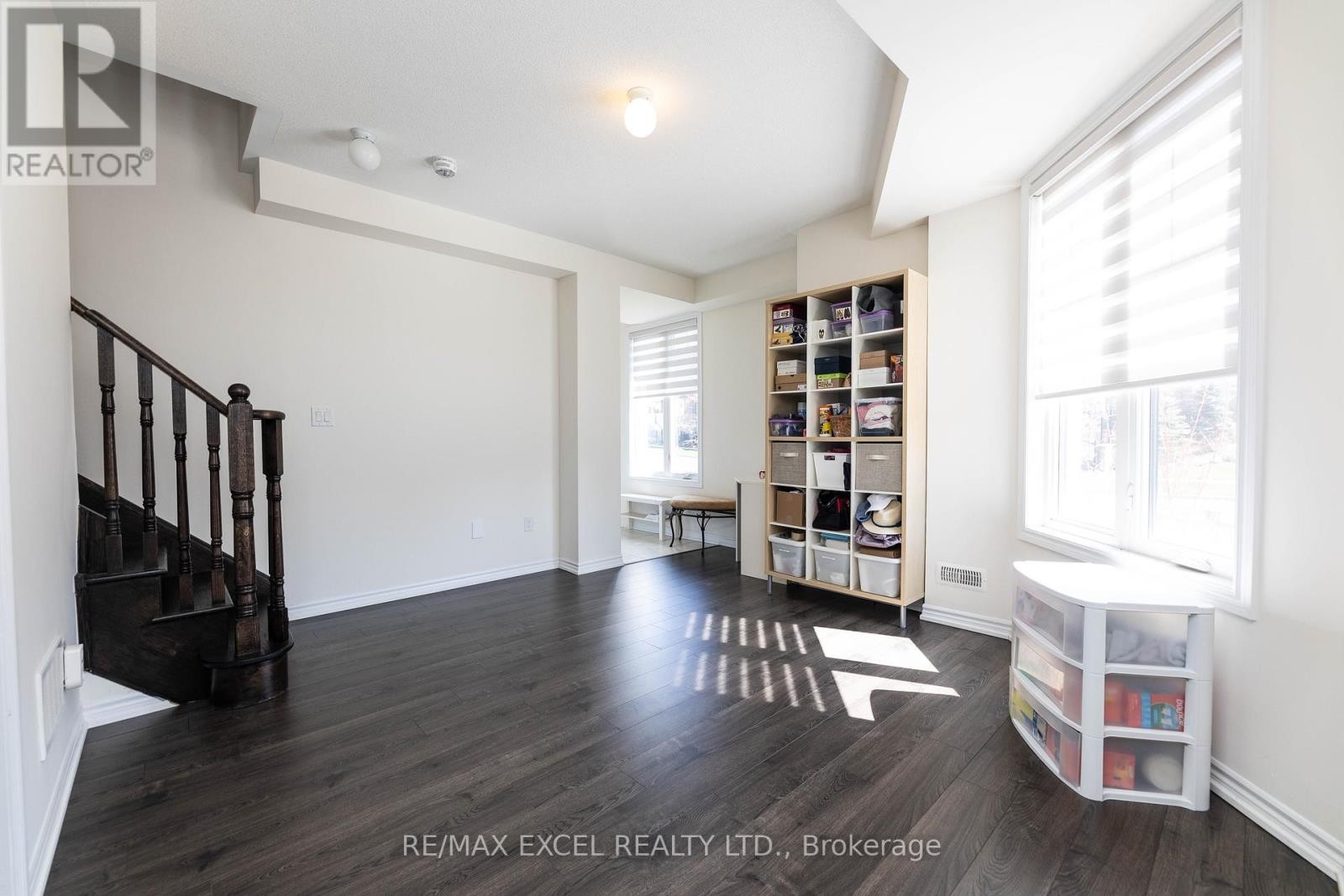 












43 HYDERABAD LANE

,
Markham (Greensborough),




Ontario
L6E0T8

