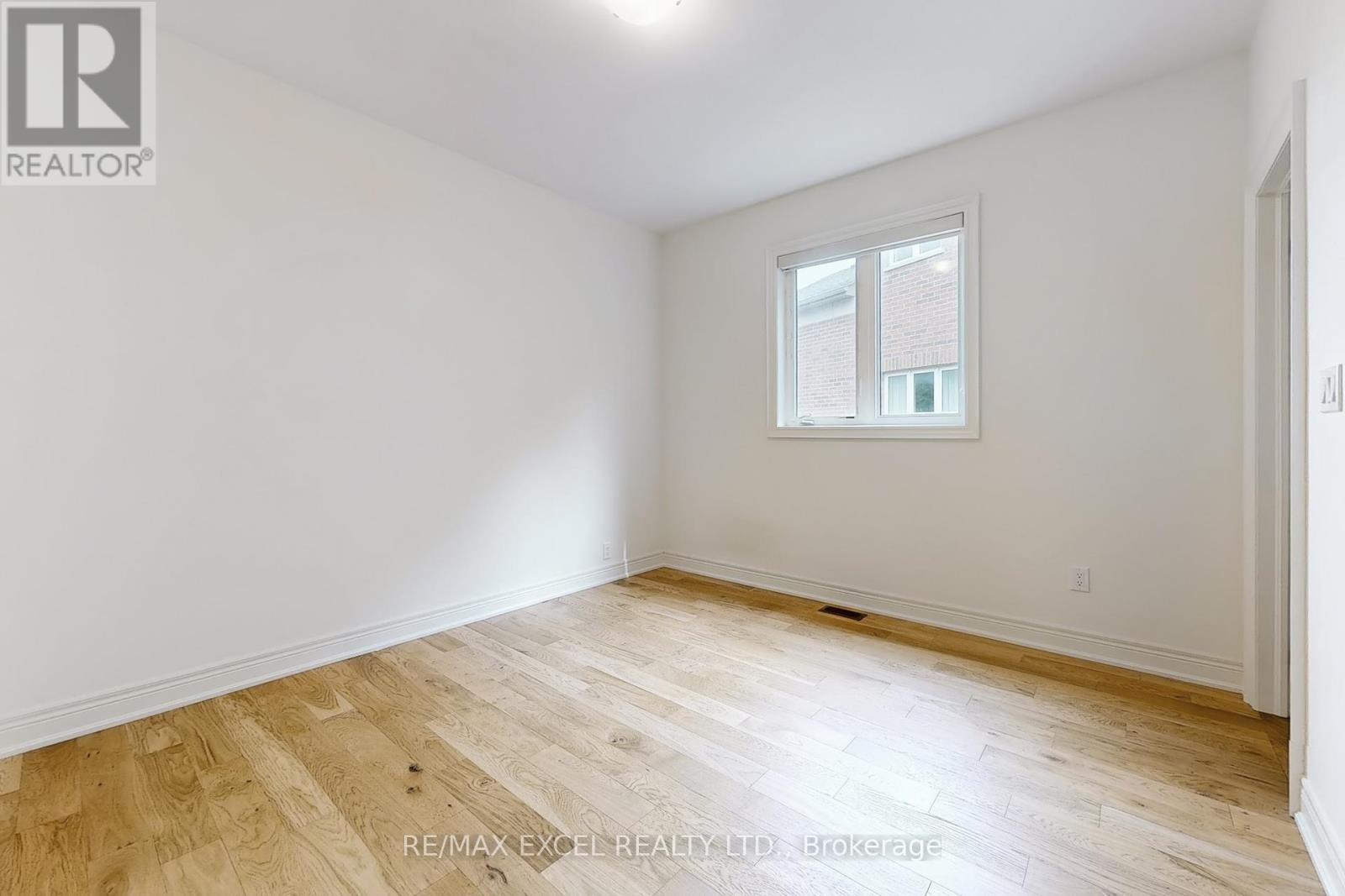 












29 NIGHT SKY COURT

,
Richmond Hill (Observatory),




Ontario
L4C2R4


