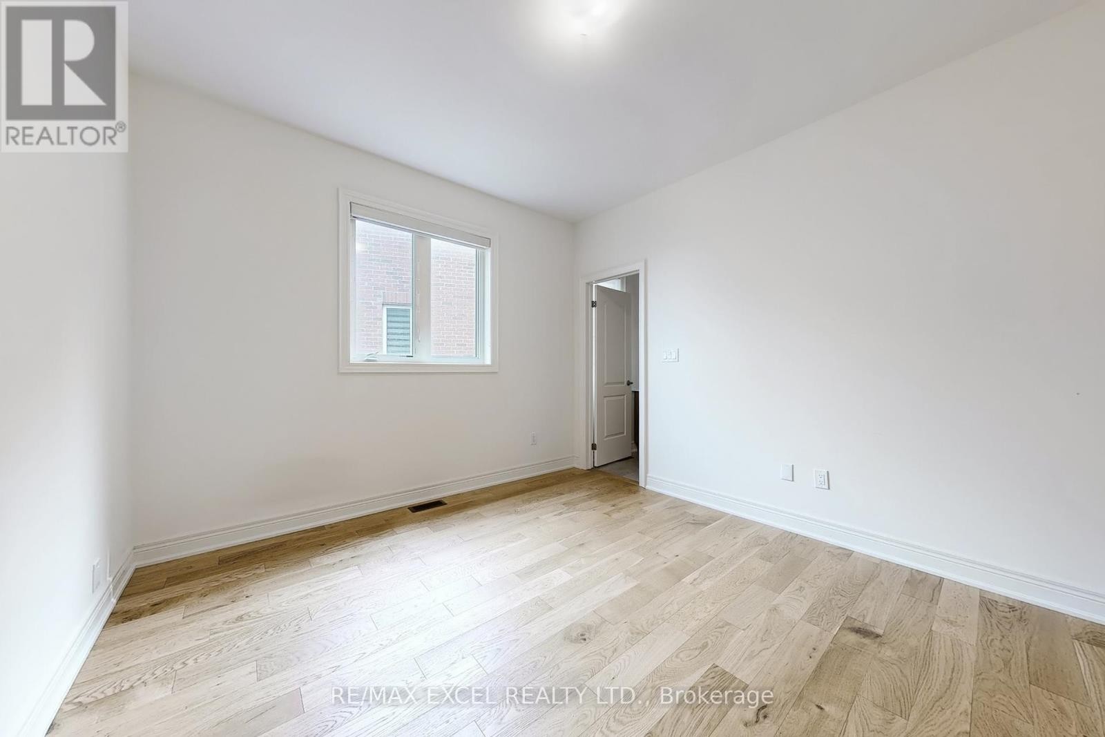 












29 NIGHT SKY COURT

,
Richmond Hill (Observatory),




Ontario
L4C2R4

