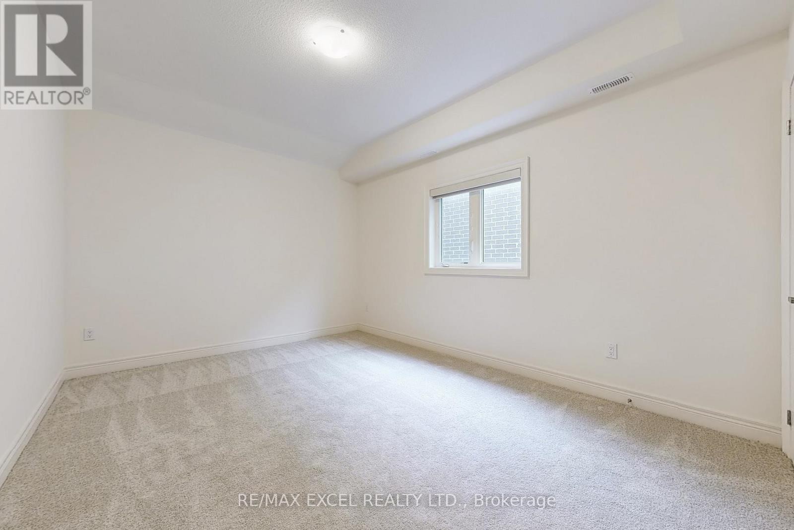 












29 NIGHT SKY COURT

,
Richmond Hill (Observatory),




Ontario
L4C2R4

