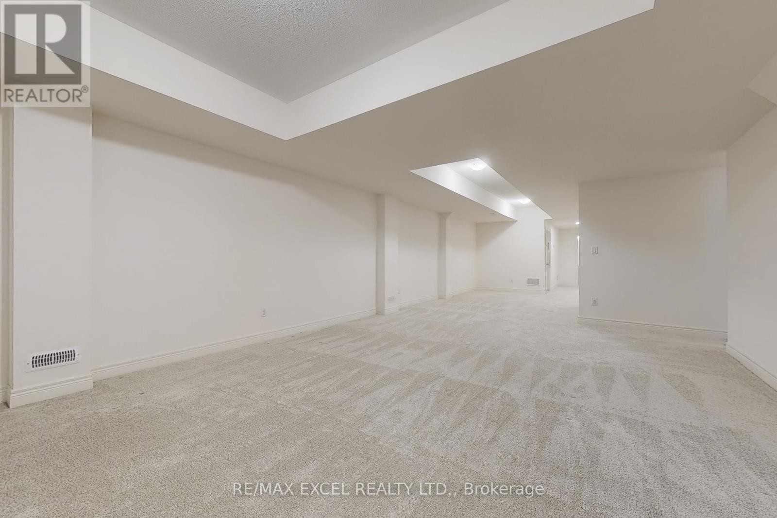 












29 NIGHT SKY COURT

,
Richmond Hill (Observatory),




Ontario
L4C2R4


