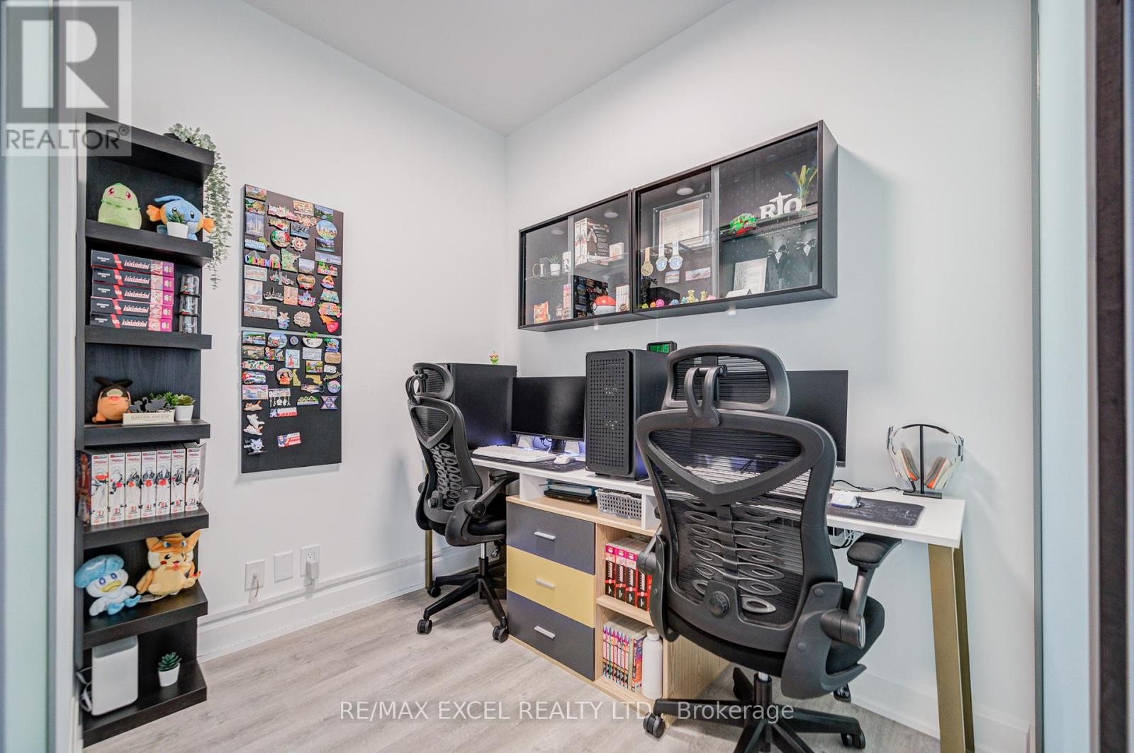 












2815 - 12 GANDHI LANE

,
Markham (Commerce Valley),




Ontario
L3T0G8

