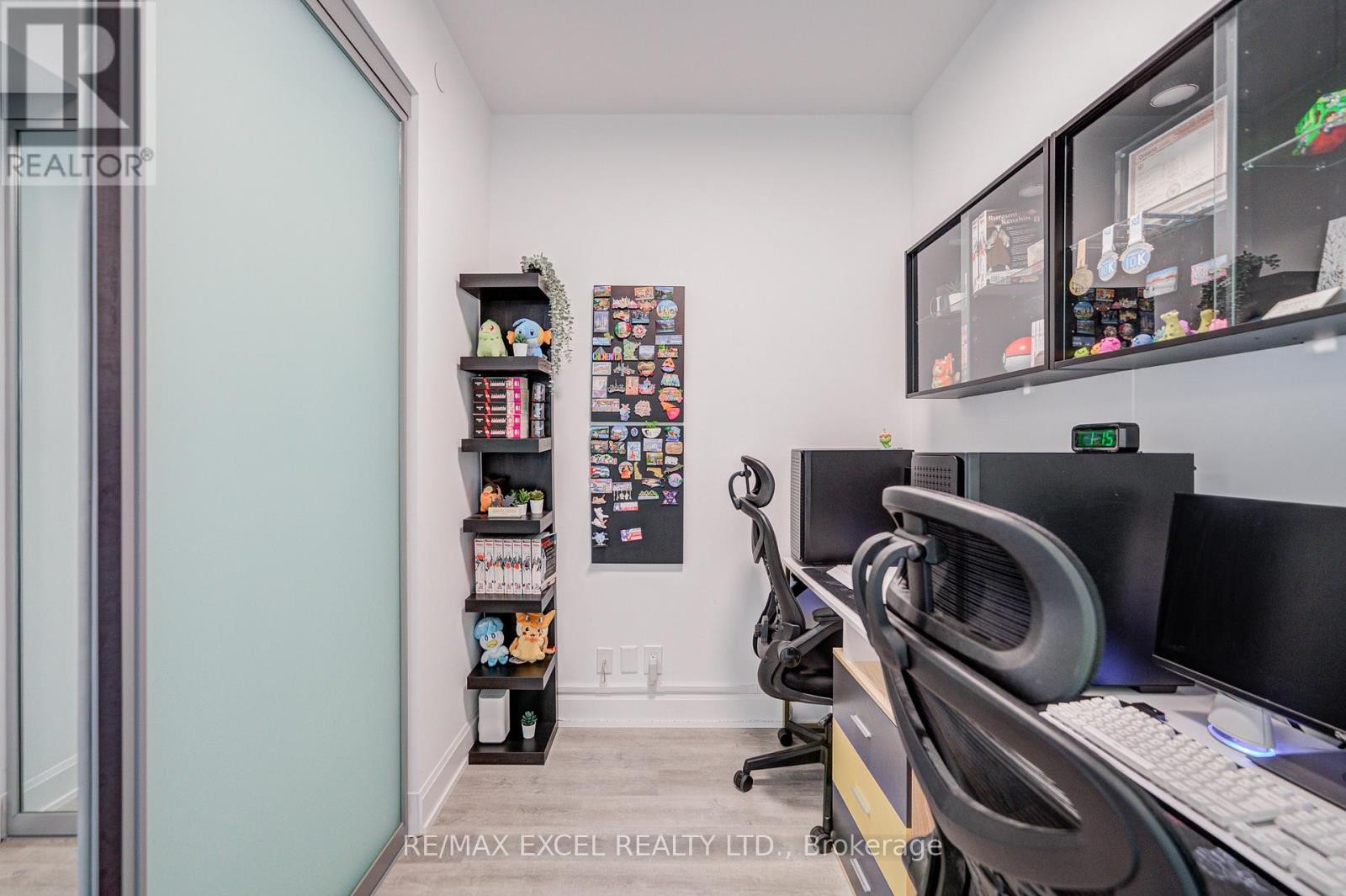 












2815 - 12 GANDHI LANE

,
Markham (Commerce Valley),




Ontario
L3T0G8


