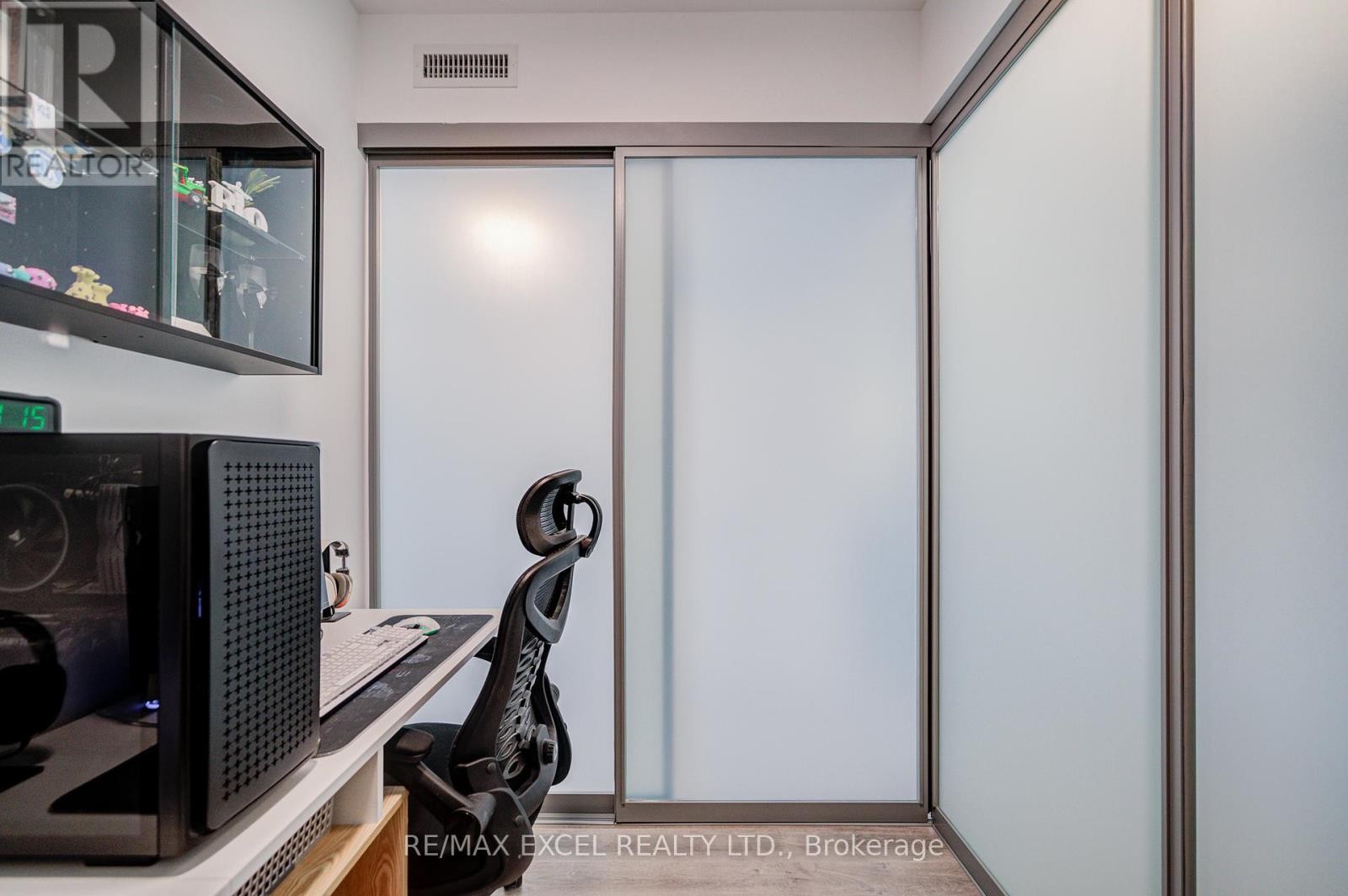












2815 - 12 GANDHI LANE

,
Markham (Commerce Valley),




Ontario
L3T0G8

