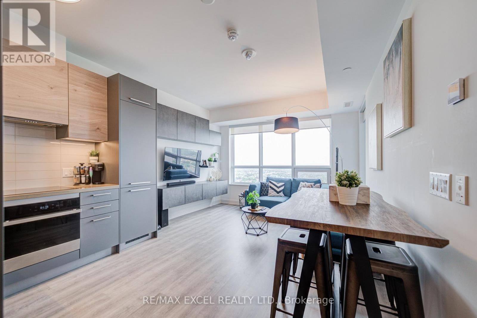 












2815 - 12 GANDHI LANE

,
Markham (Commerce Valley),




Ontario
L3T0G8

