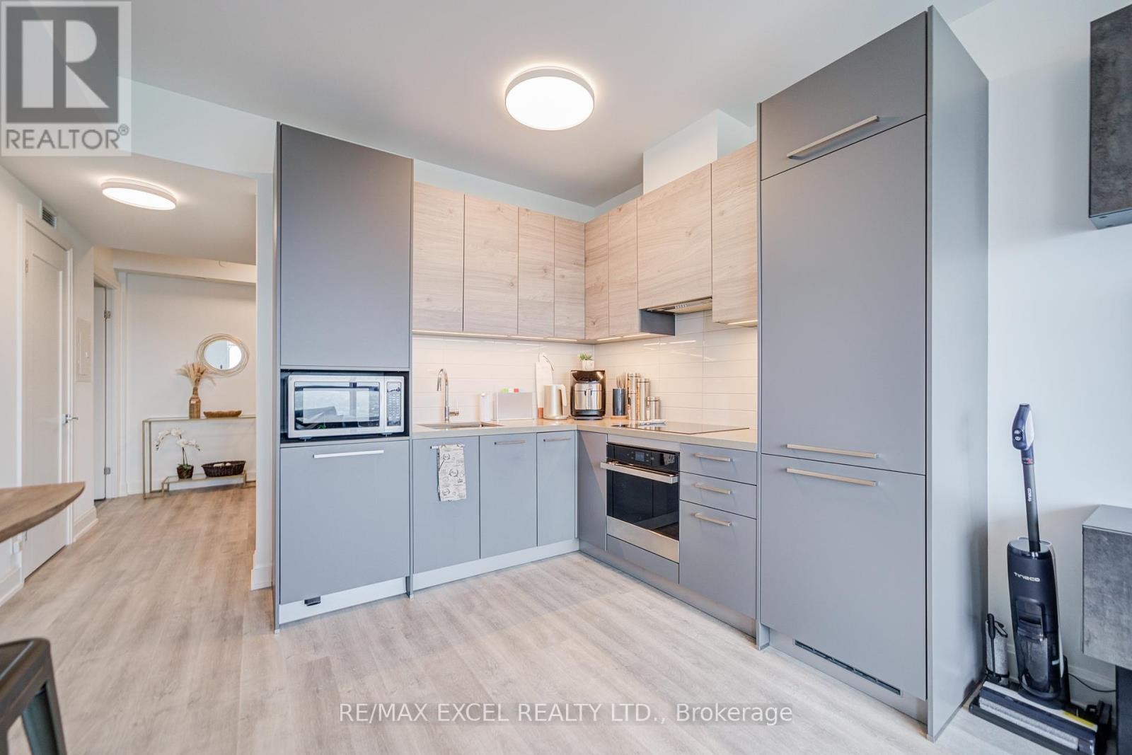 












2815 - 12 GANDHI LANE

,
Markham (Commerce Valley),




Ontario
L3T0G8

