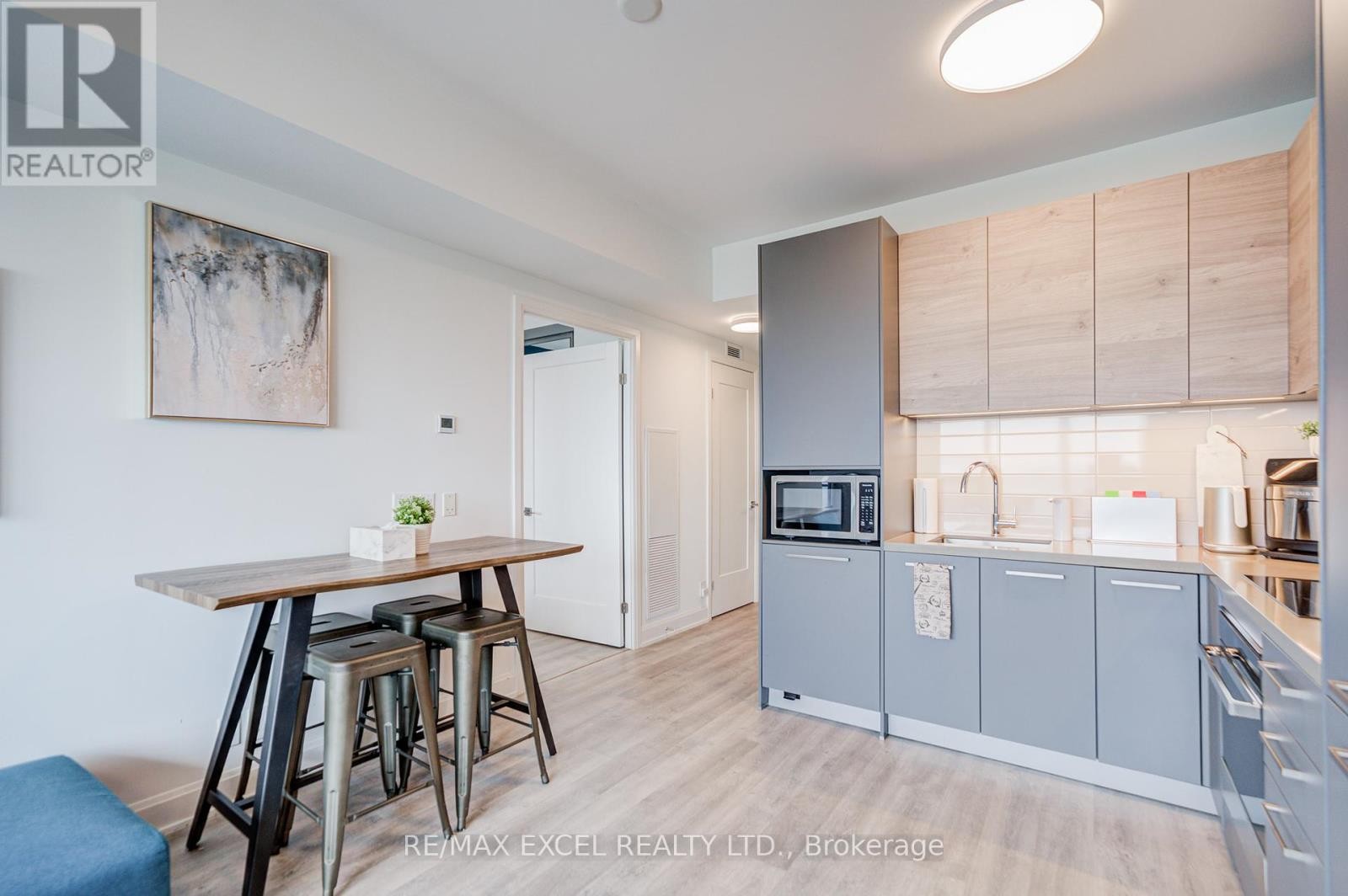 












2815 - 12 GANDHI LANE

,
Markham (Commerce Valley),




Ontario
L3T0G8

