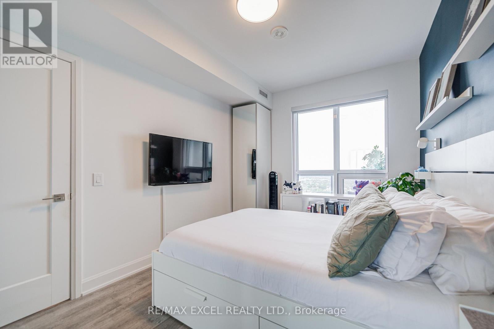 












2815 - 12 GANDHI LANE

,
Markham (Commerce Valley),




Ontario
L3T0G8

