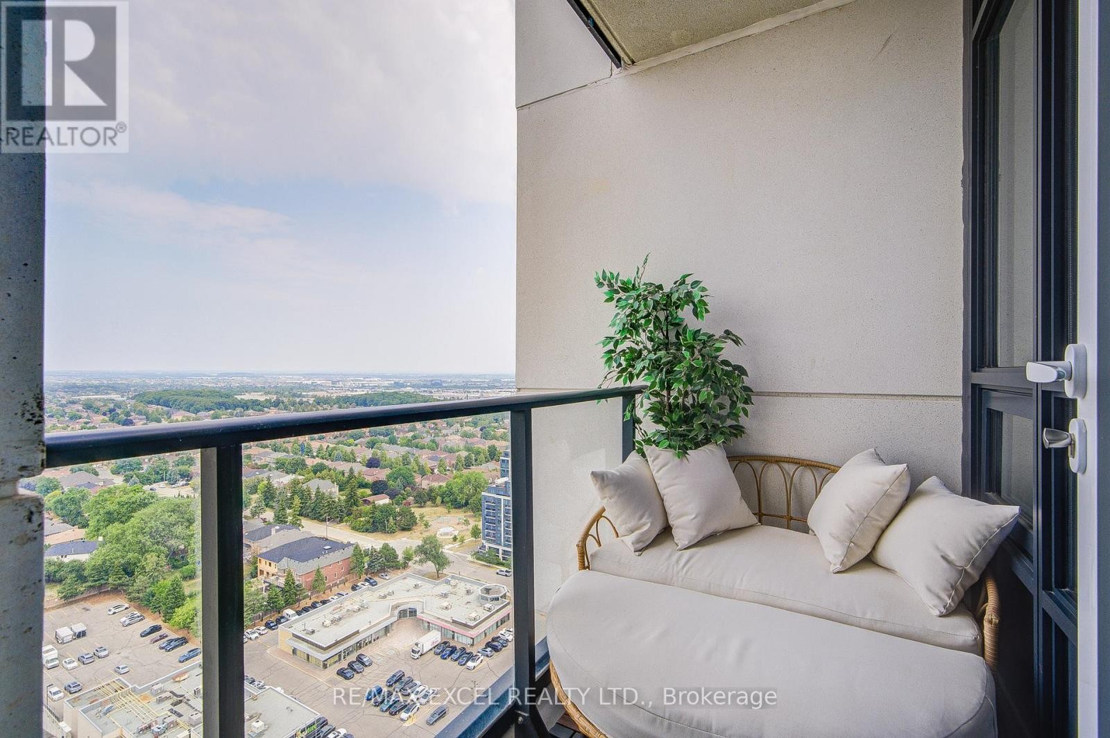 












2815 - 12 GANDHI LANE

,
Markham (Commerce Valley),




Ontario
L3T0G8

