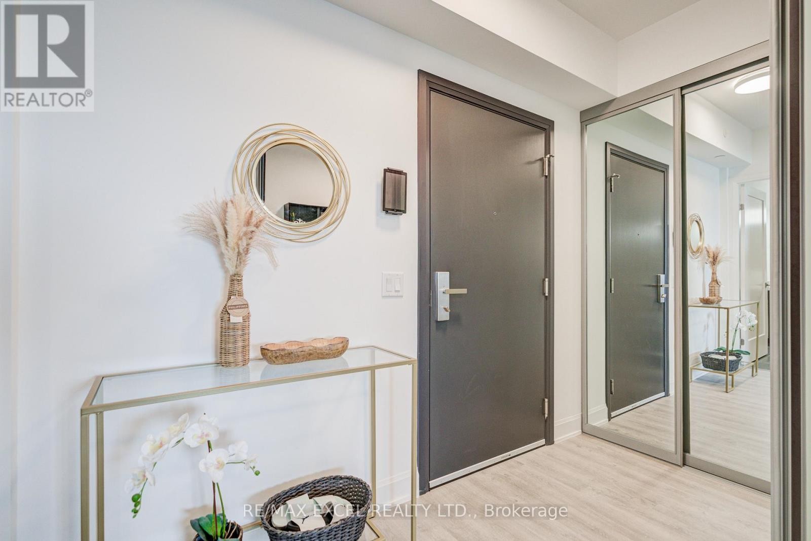 












2815 - 12 GANDHI LANE

,
Markham (Commerce Valley),




Ontario
L3T0G8

