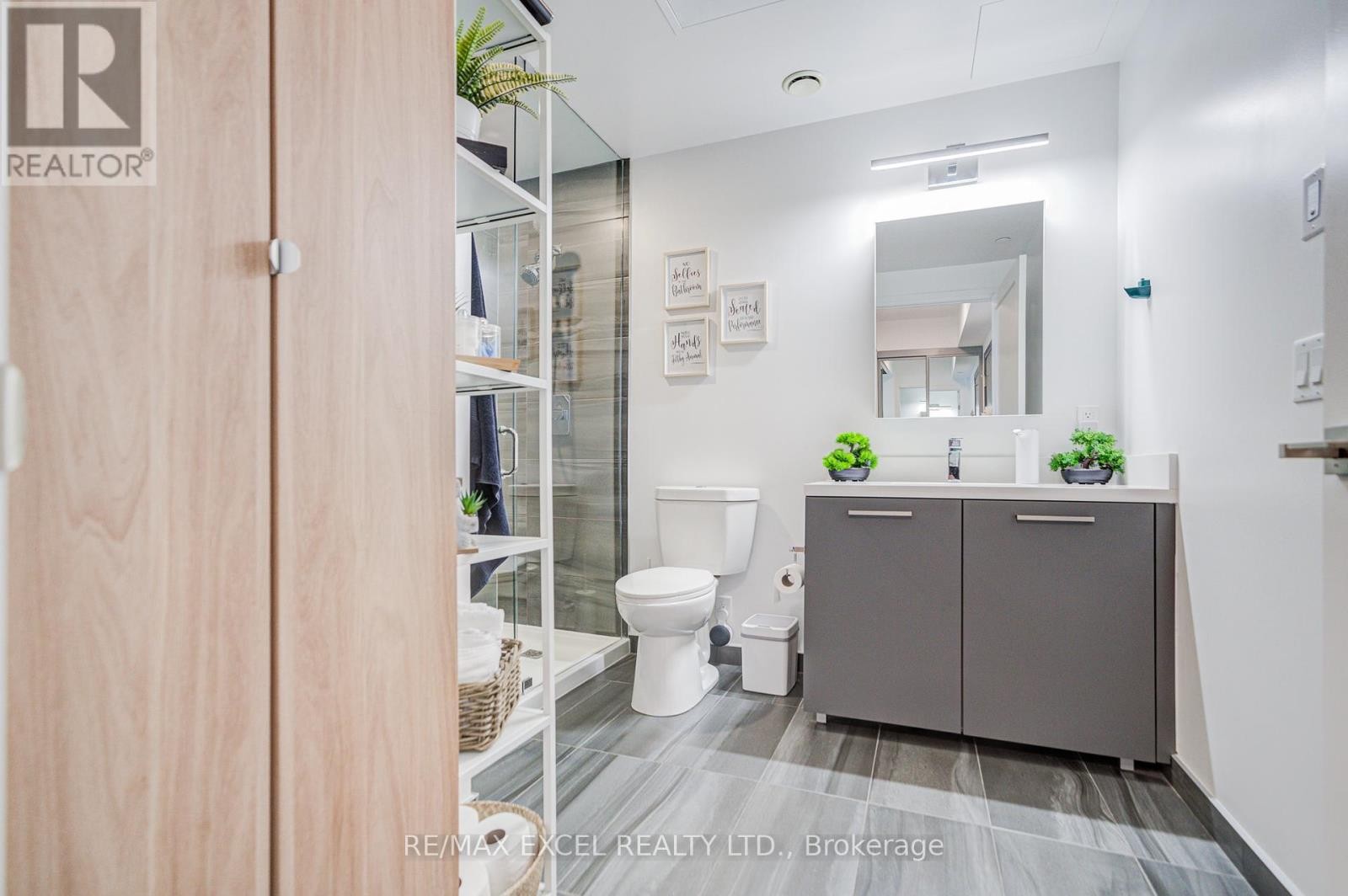 












2815 - 12 GANDHI LANE

,
Markham (Commerce Valley),




Ontario
L3T0G8

