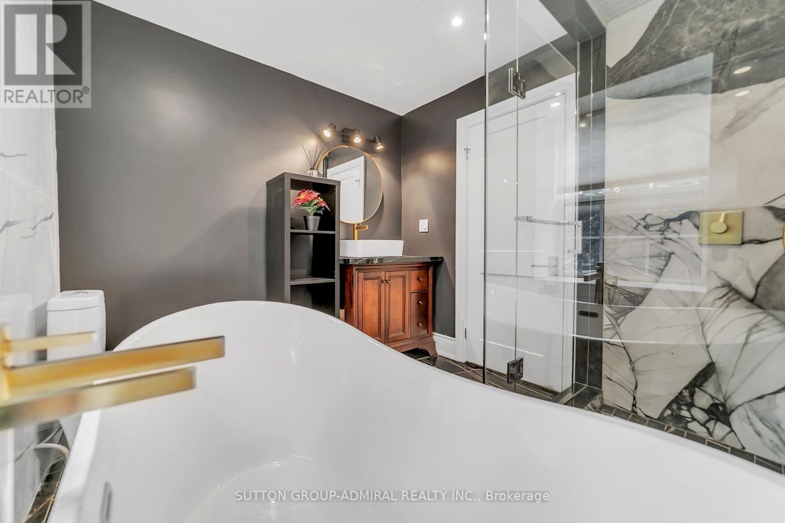 












9 ELSPETH PLACE

,
Markham (Grandview),




Ontario
L3T1C5

