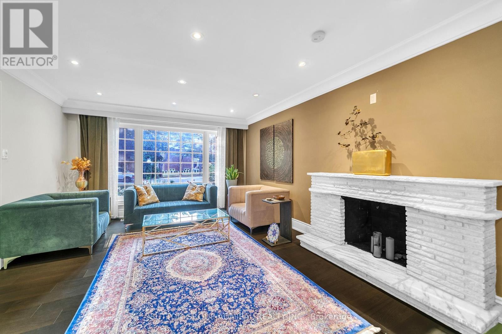 












9 ELSPETH PLACE

,
Markham (Grandview),




Ontario
L3T1C5


