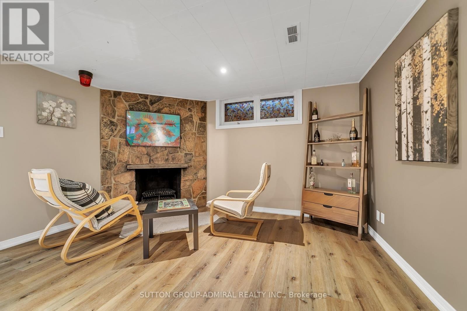 












9 ELSPETH PLACE

,
Markham (Grandview),




Ontario
L3T1C5

