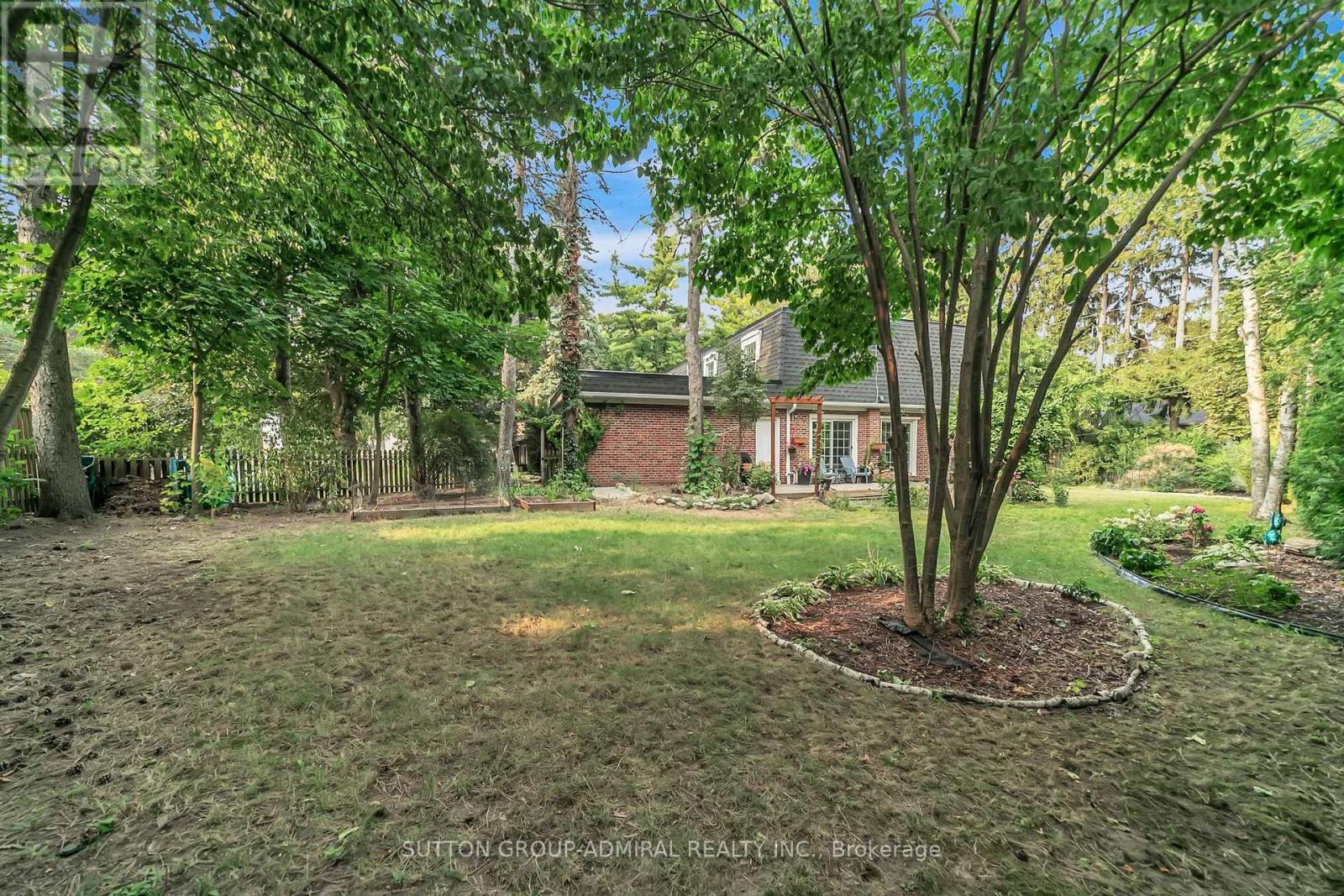 












9 ELSPETH PLACE

,
Markham (Grandview),




Ontario
L3T1C5

