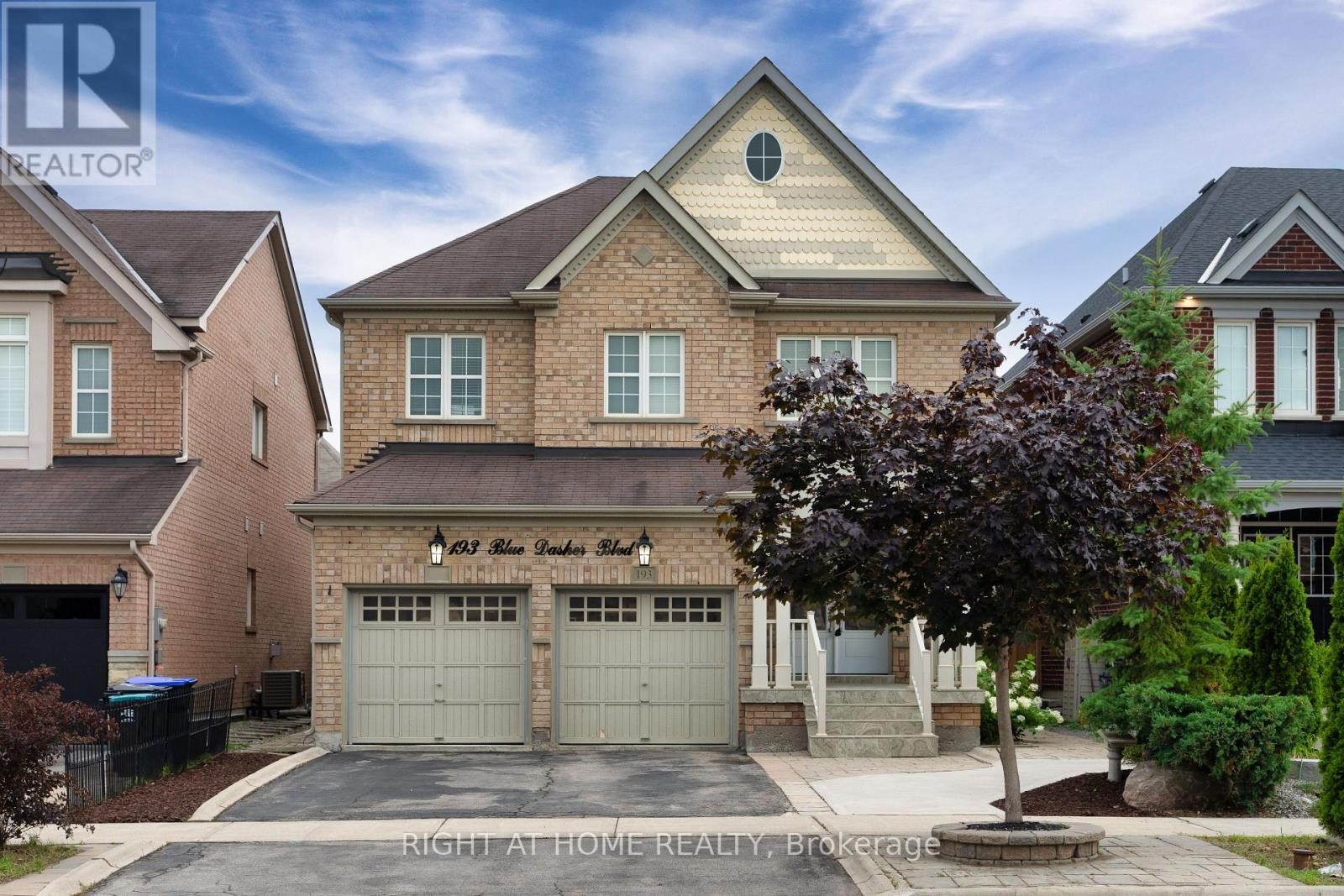 












193 BLUE DASHER BOULEVARD

,
Bradford West Gwillimbury (Bradford),




Ontario
L3Z0H3

