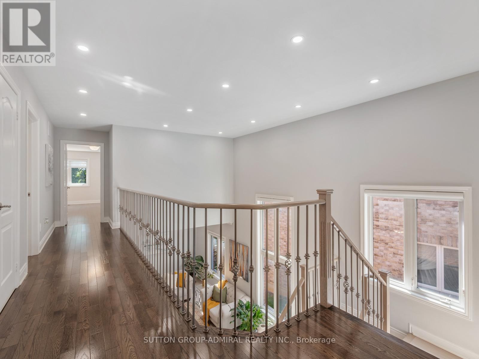 












60 STARWOOD ROAD

,
Vaughan (Patterson),




Ontario
L4J9C9


