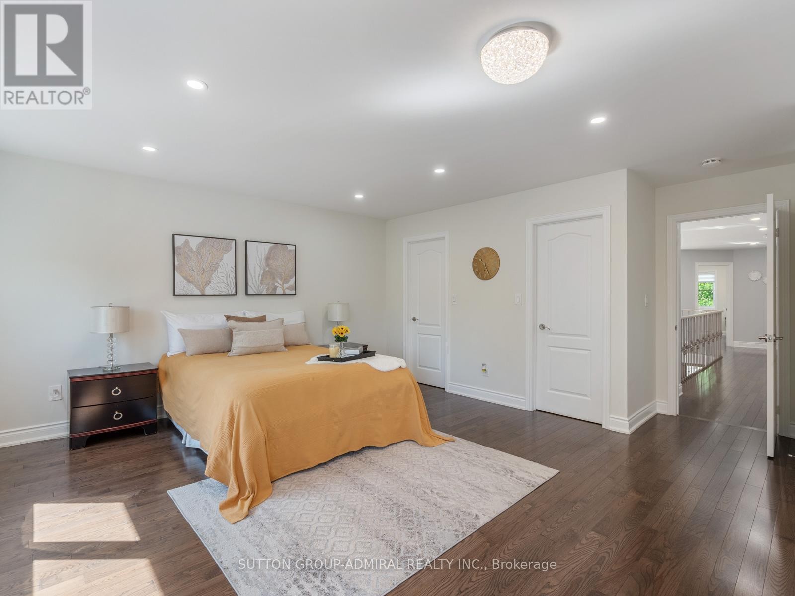












60 STARWOOD ROAD

,
Vaughan (Patterson),




Ontario
L4J9C9

