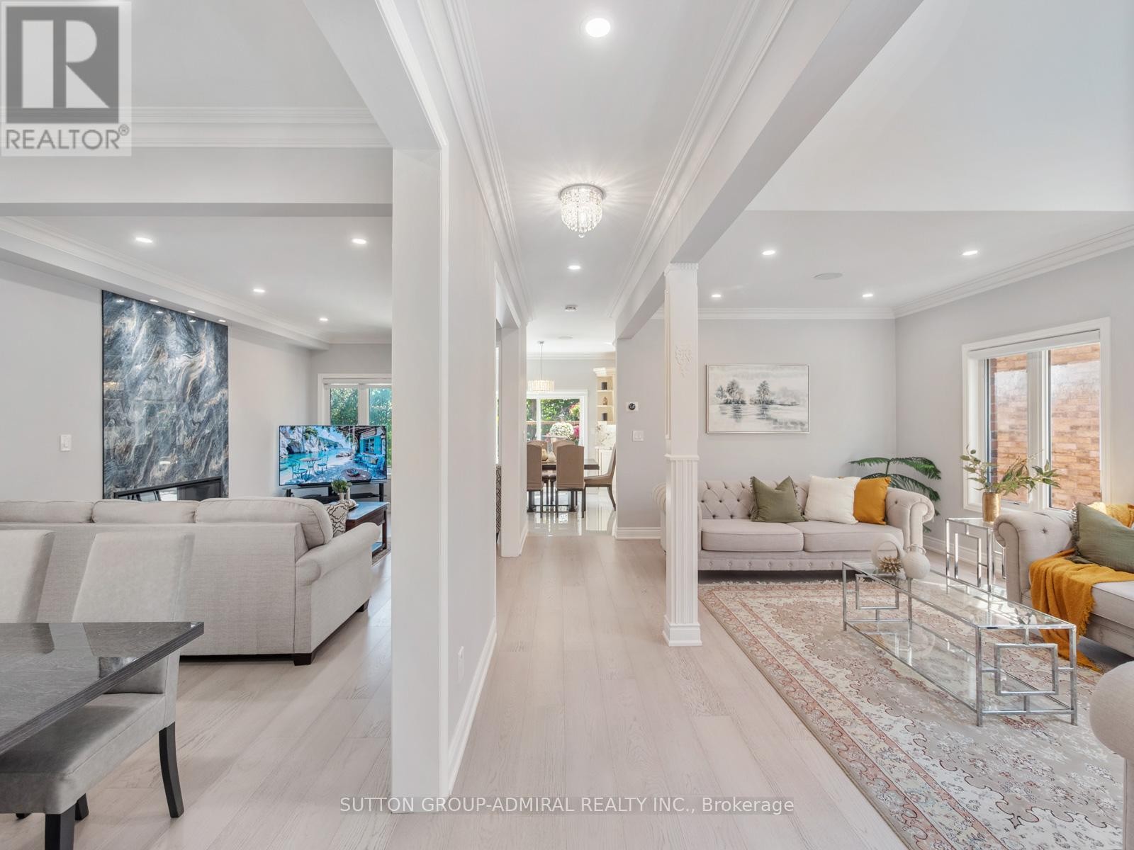 












60 STARWOOD ROAD

,
Vaughan (Patterson),




Ontario
L4J9C9

