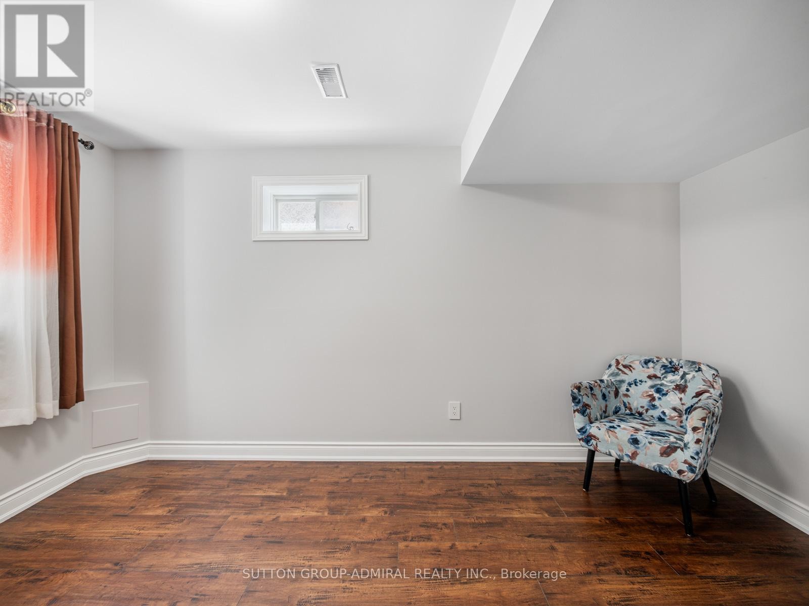 












60 STARWOOD ROAD

,
Vaughan (Patterson),




Ontario
L4J9C9

