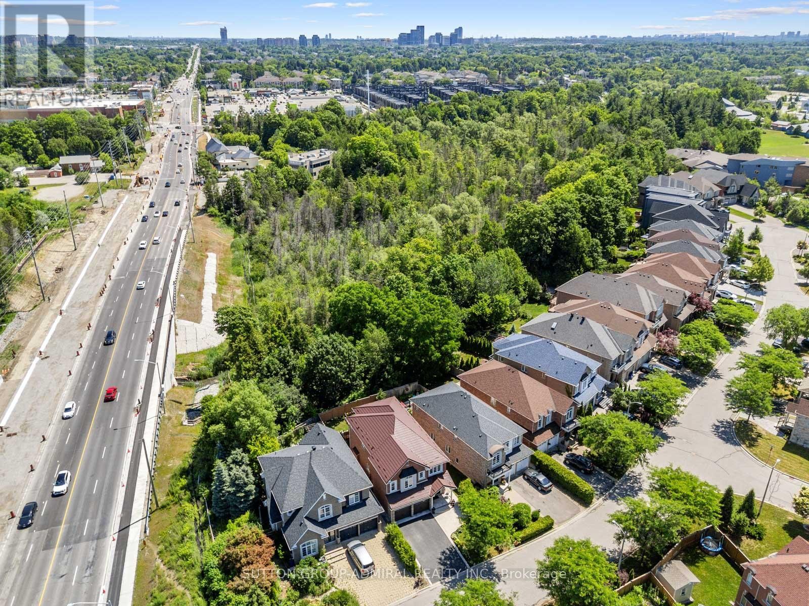 












60 STARWOOD ROAD

,
Vaughan (Patterson),




Ontario
L4J9C9

