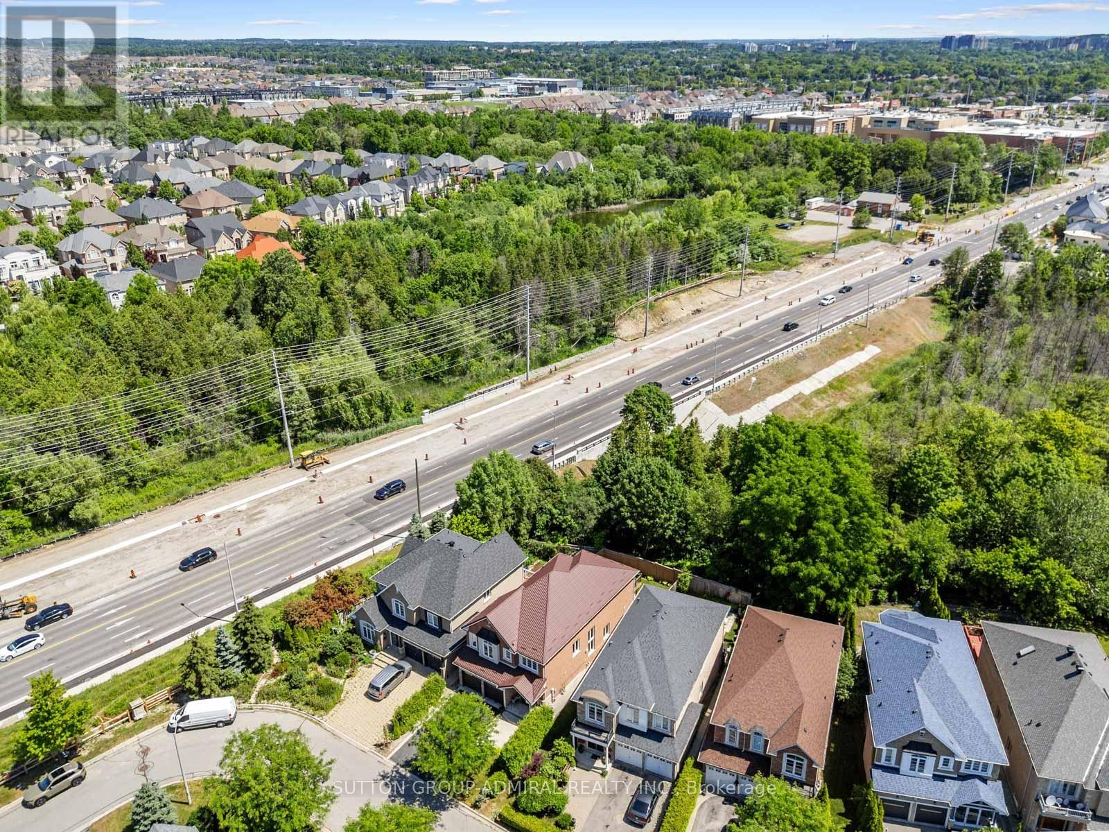 












60 STARWOOD ROAD

,
Vaughan (Patterson),




Ontario
L4J9C9


