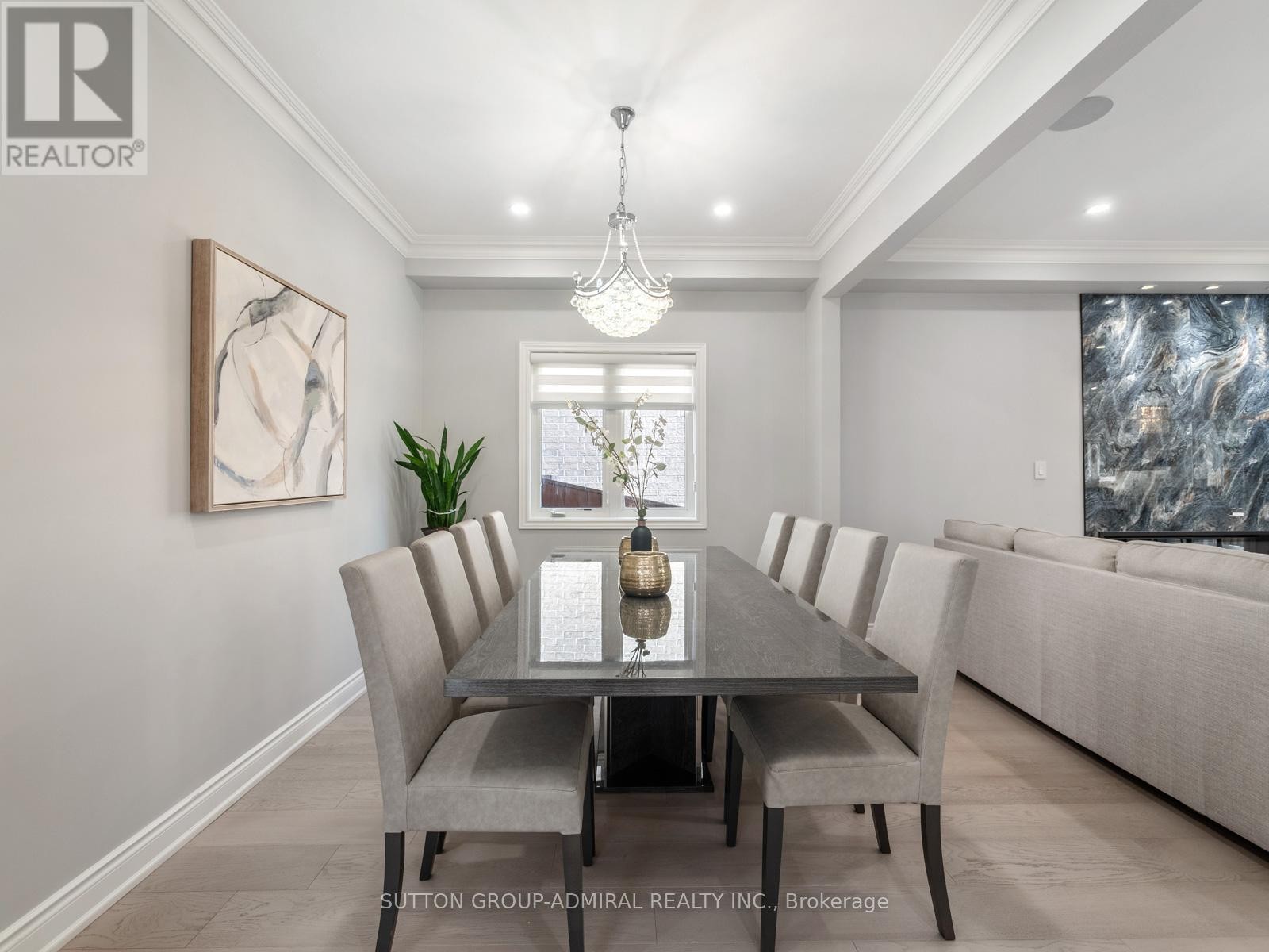 












60 STARWOOD ROAD

,
Vaughan (Patterson),




Ontario
L4J9C9

