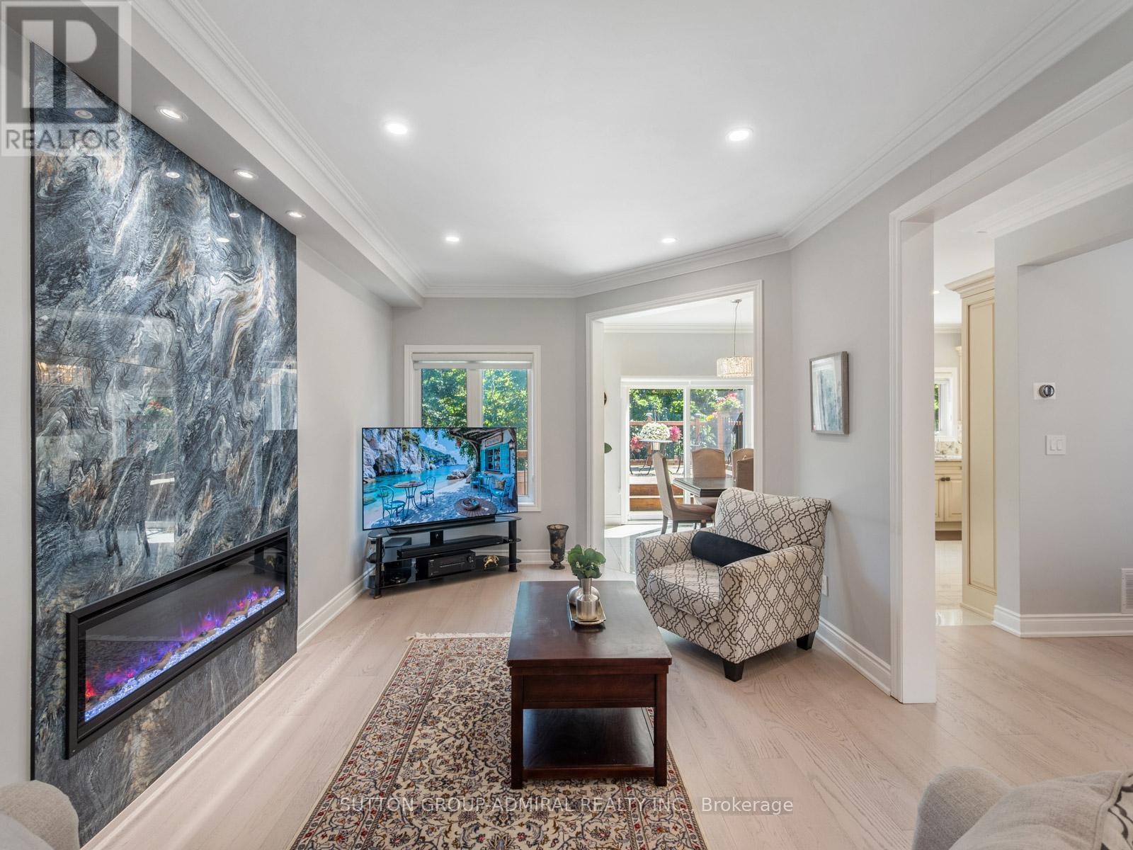 












60 STARWOOD ROAD

,
Vaughan (Patterson),




Ontario
L4J9C9

