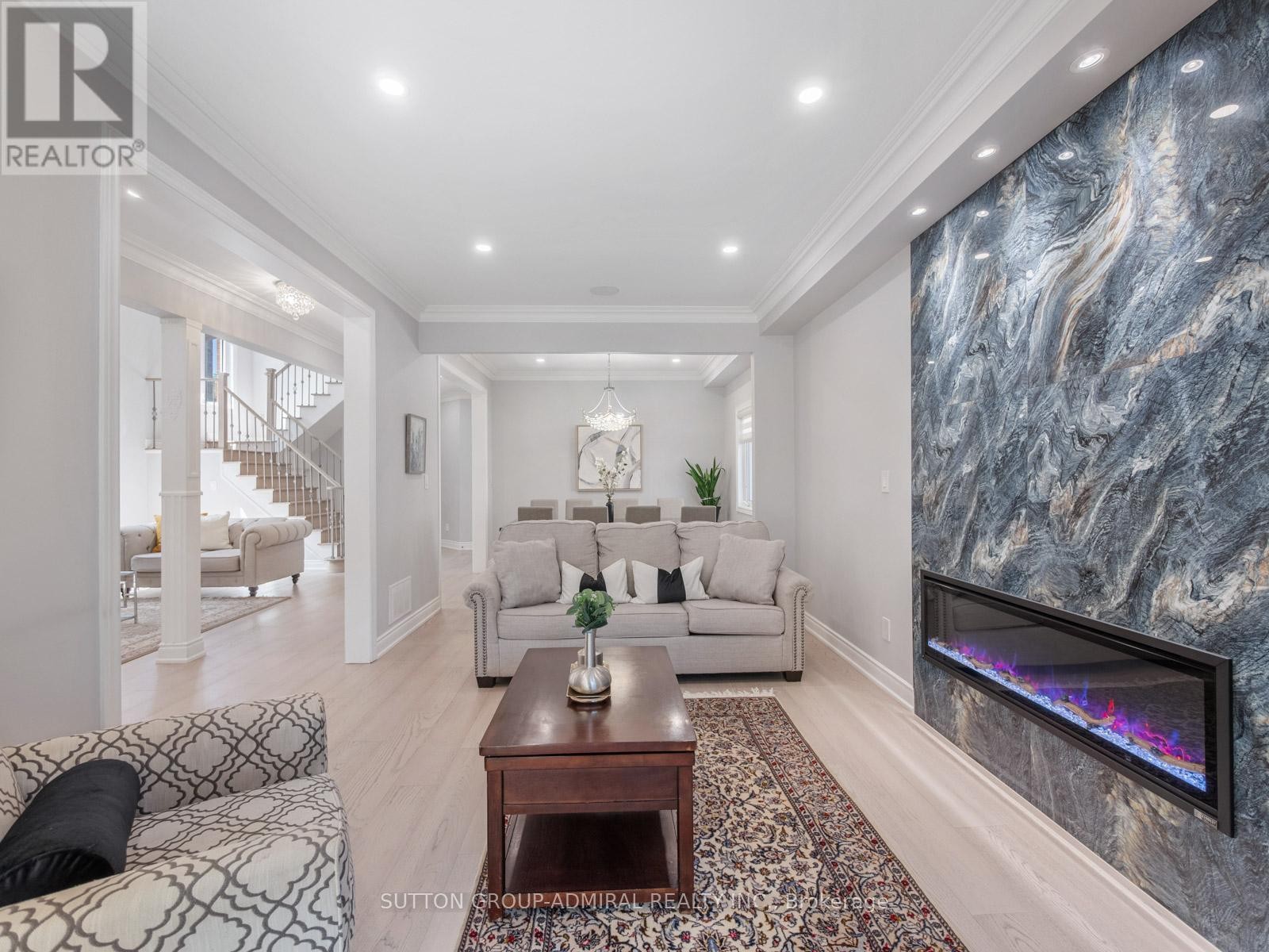 












60 STARWOOD ROAD

,
Vaughan (Patterson),




Ontario
L4J9C9

