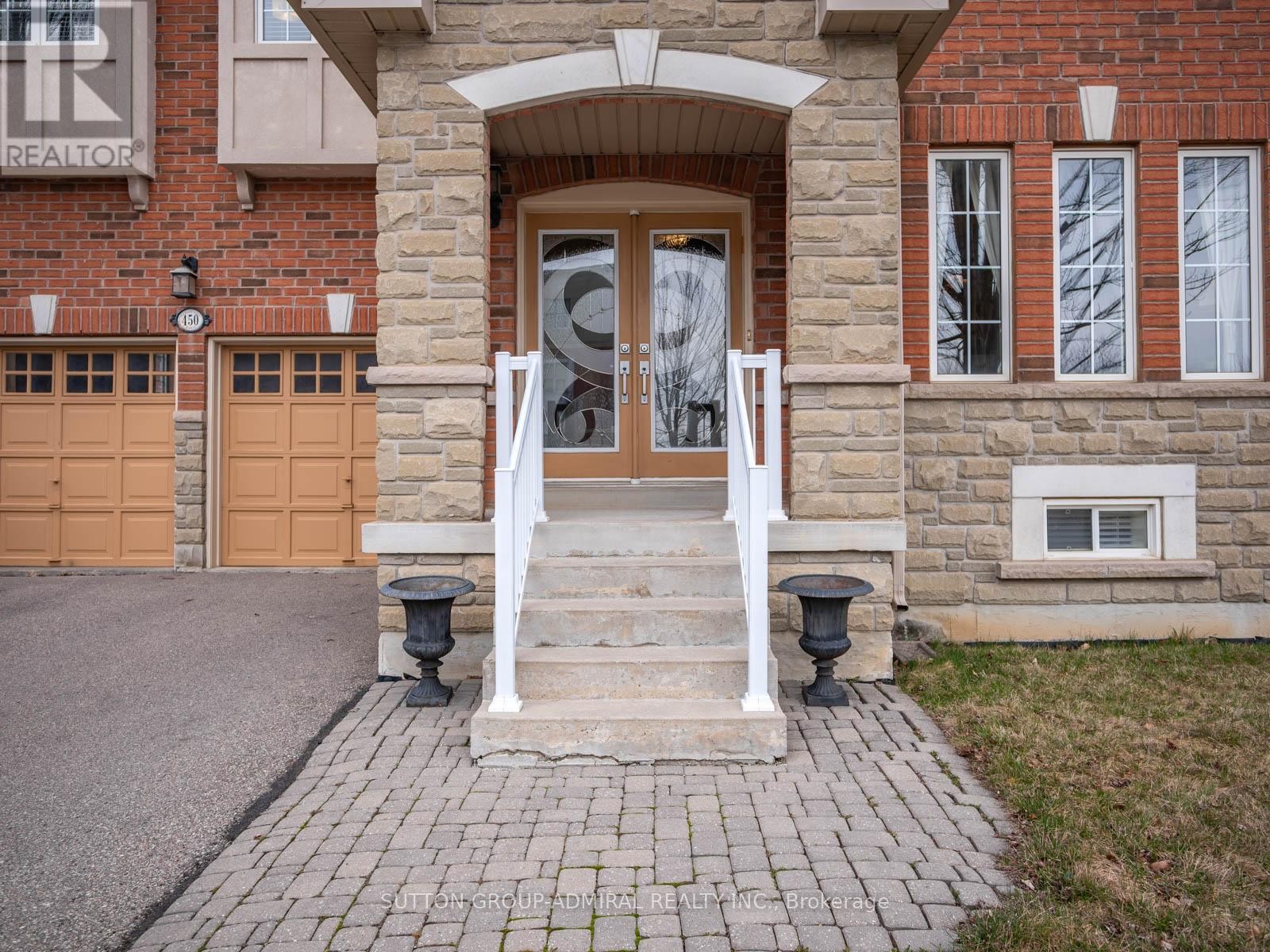 












450 PLEASANT RIDGE AVENUE

,
Vaughan (Patterson),




Ontario
L4J8X2

