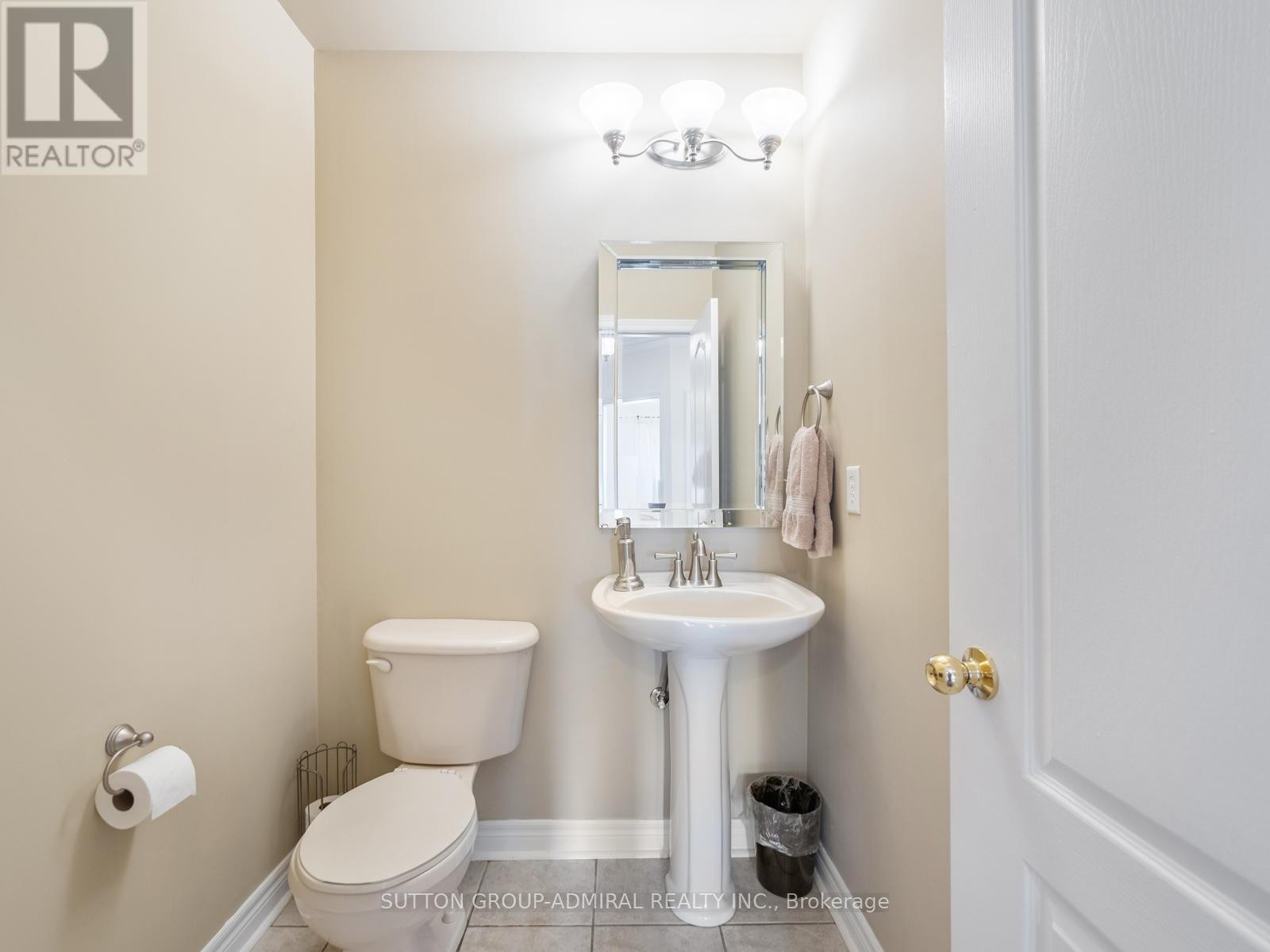 












450 PLEASANT RIDGE AVENUE

,
Vaughan (Patterson),




Ontario
L4J8X2

