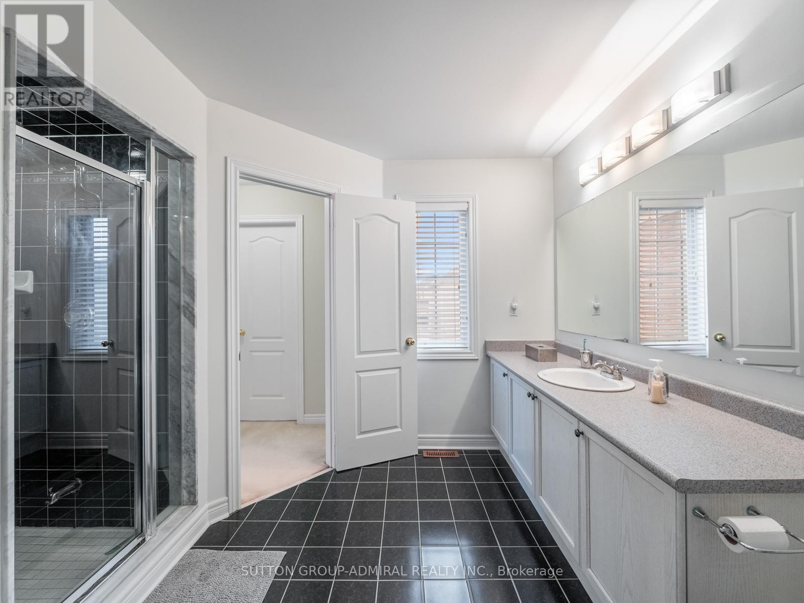 












450 PLEASANT RIDGE AVENUE

,
Vaughan (Patterson),




Ontario
L4J8X2

