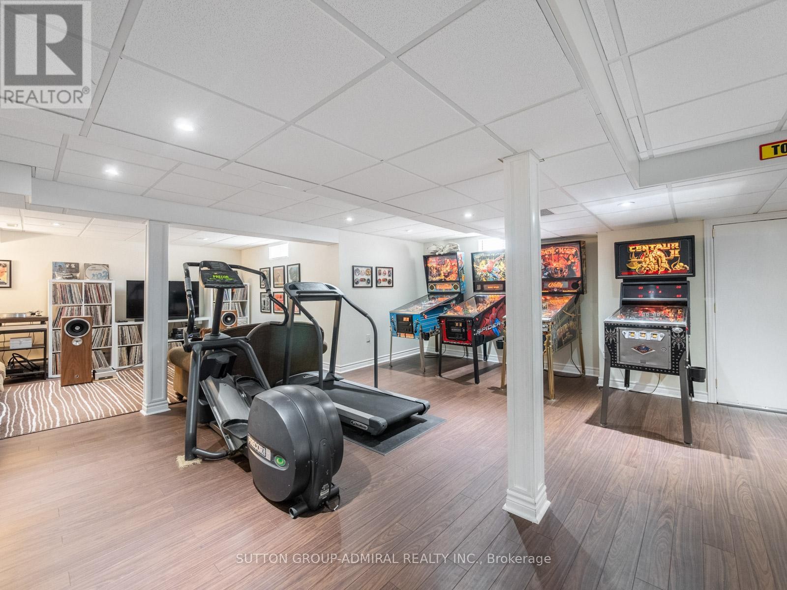 












450 PLEASANT RIDGE AVENUE

,
Vaughan (Patterson),




Ontario
L4J8X2

