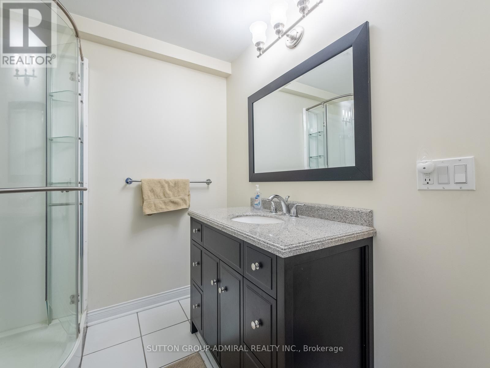 












450 PLEASANT RIDGE AVENUE

,
Vaughan (Patterson),




Ontario
L4J8X2

