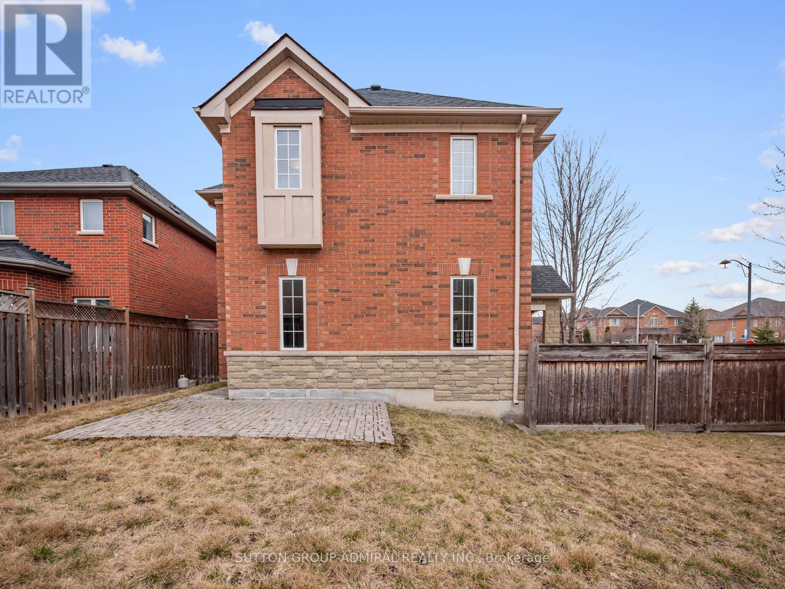 












450 PLEASANT RIDGE AVENUE

,
Vaughan (Patterson),




Ontario
L4J8X2


