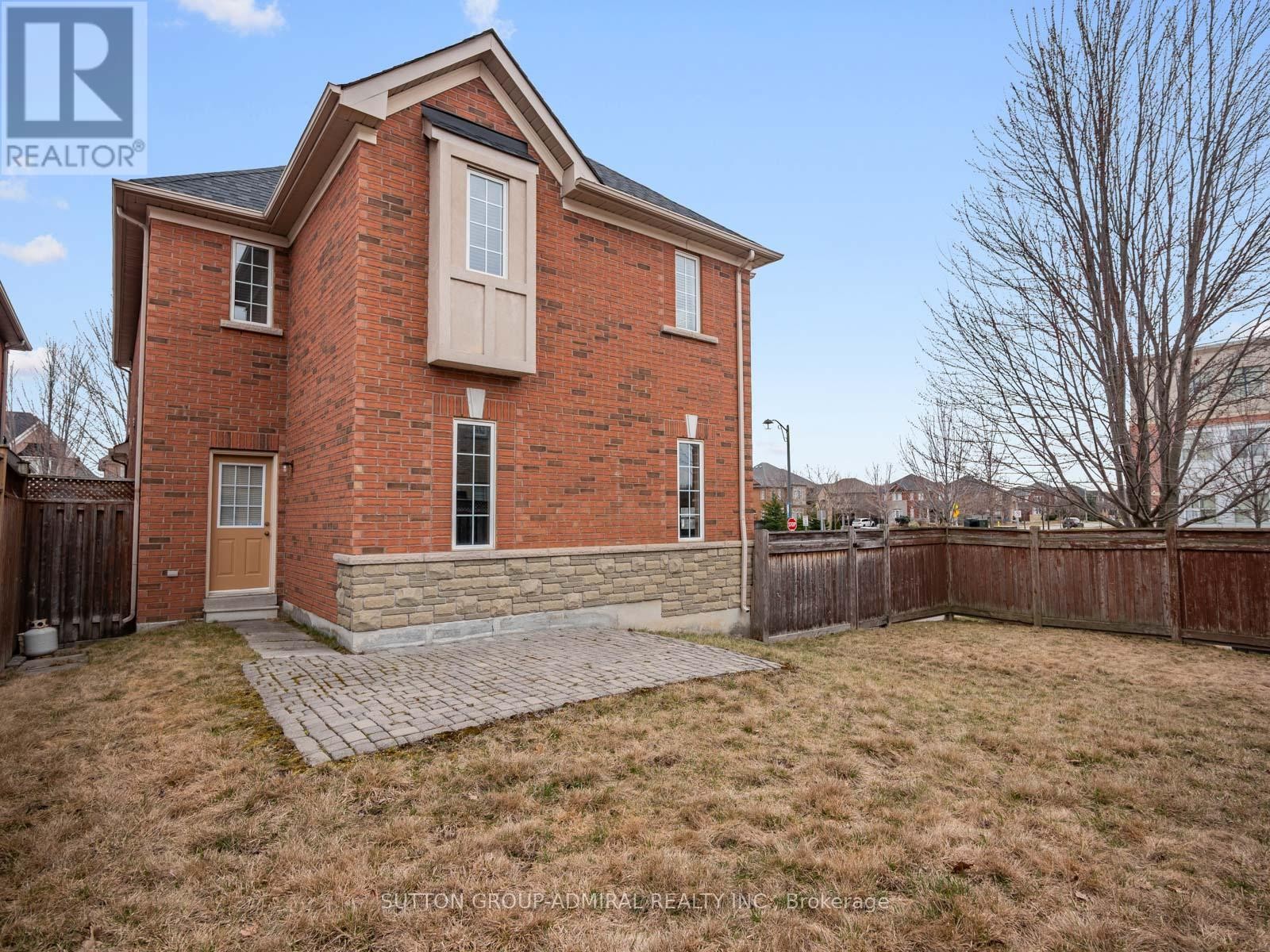 












450 PLEASANT RIDGE AVENUE

,
Vaughan (Patterson),




Ontario
L4J8X2

